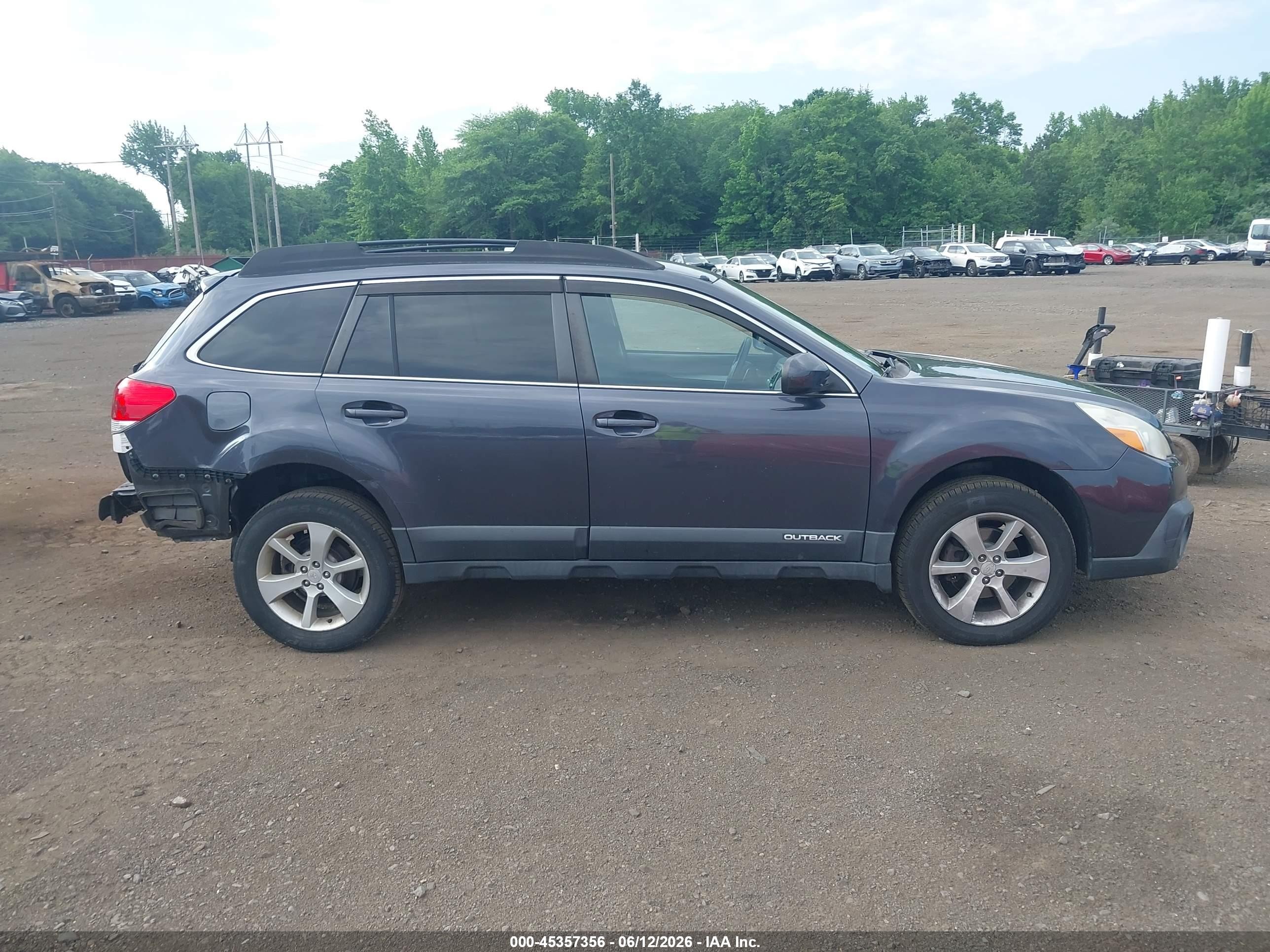 2013 Subaru Outback 2.5i Premium Gray vin: 4S4BRCCC4D3209361