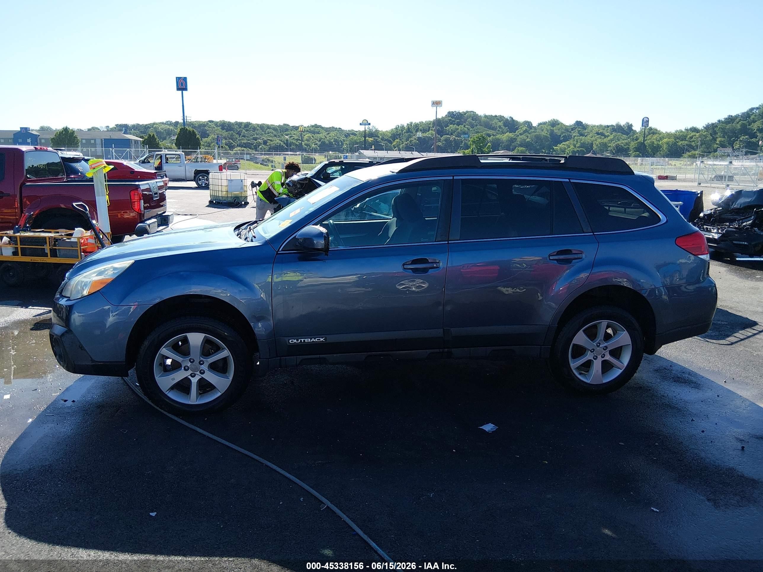 2013 Subaru Outback 2.5i Premium Blue vin: 4S4BRCCC4D3306530