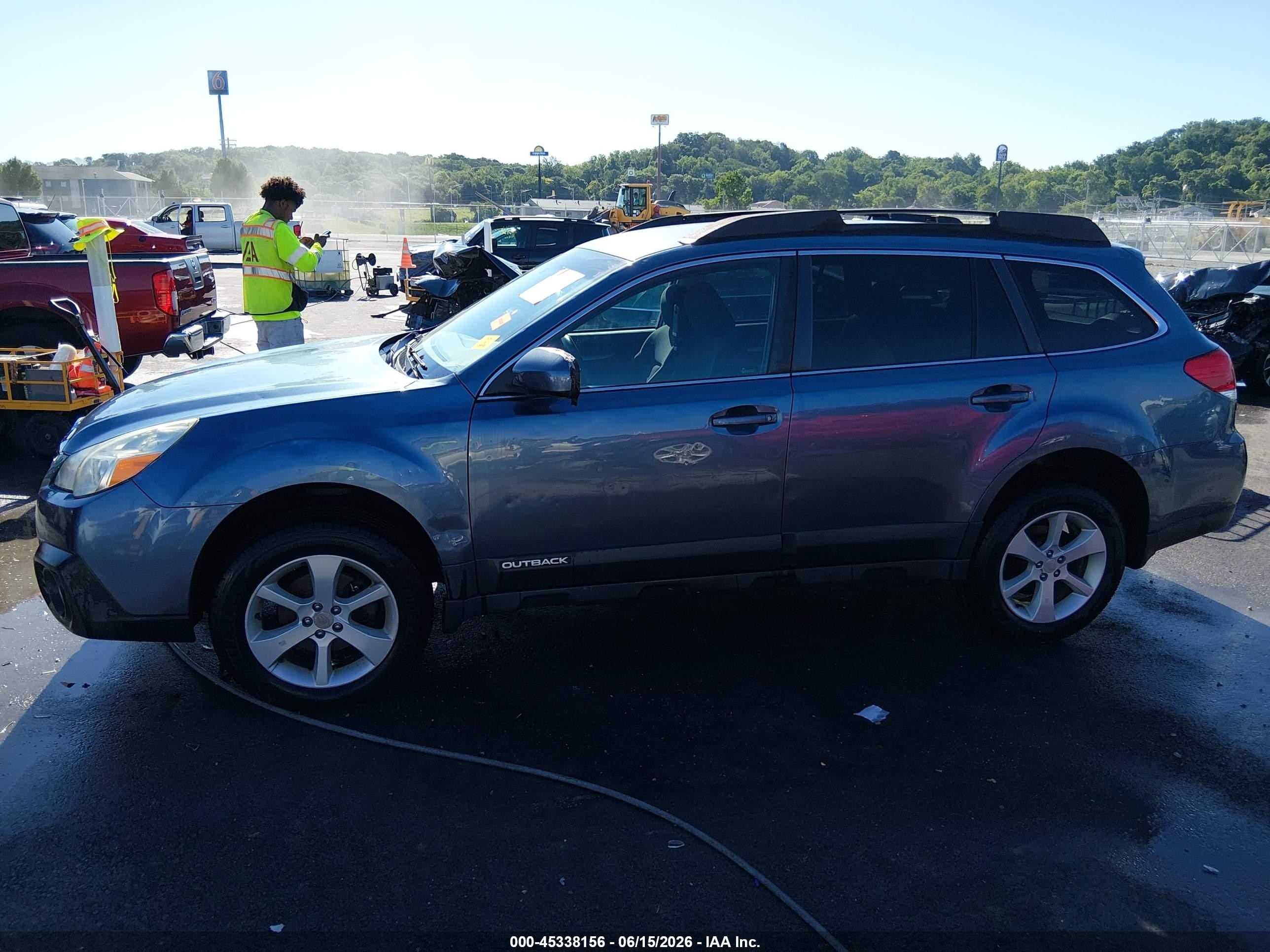 2013 Subaru Outback 2.5i Premium Blue vin: 4S4BRCCC4D3306530