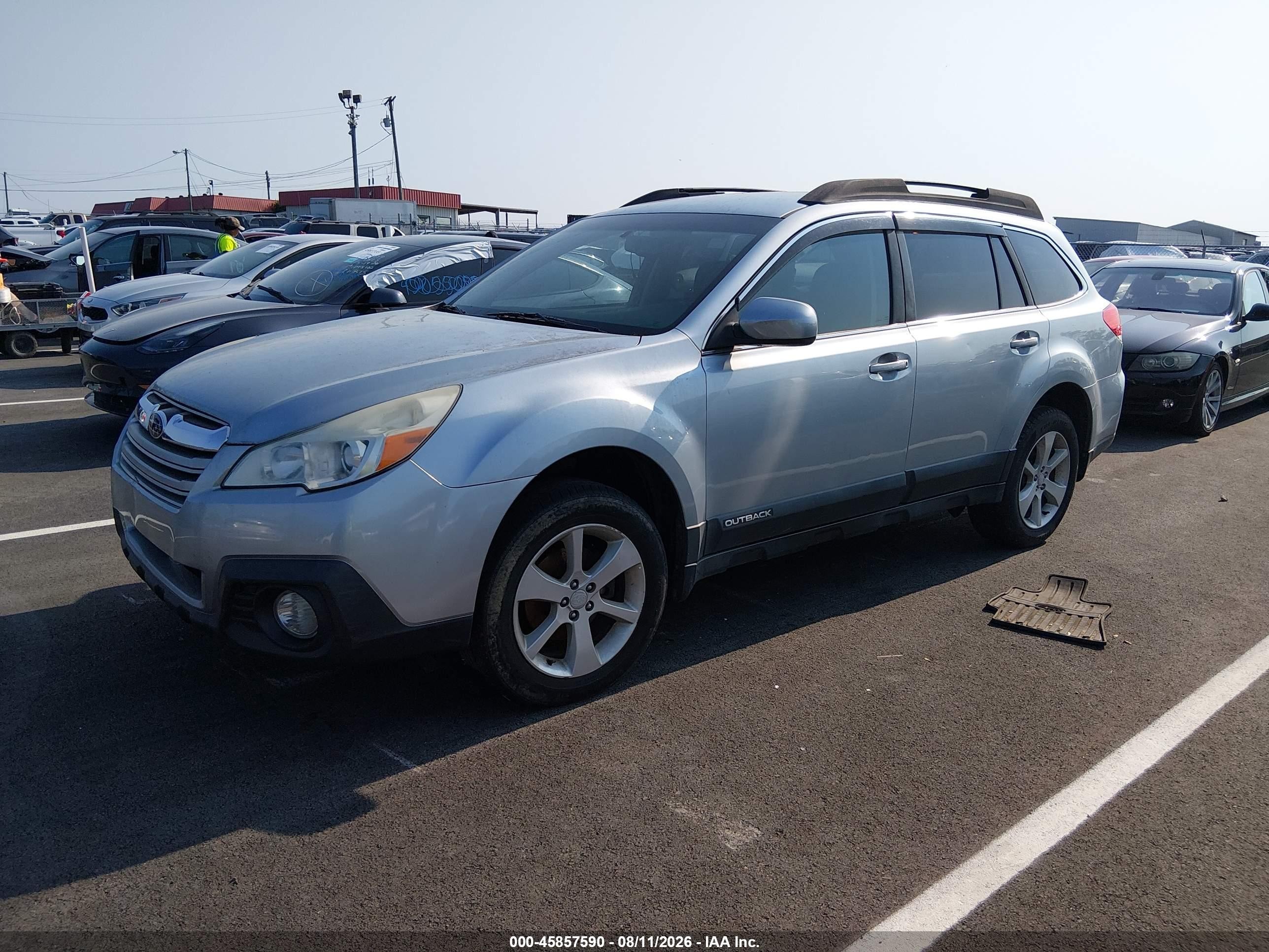 2014 Subaru Outback 2.5i Premium Silver vin: 4S4BRCCC4E3222662