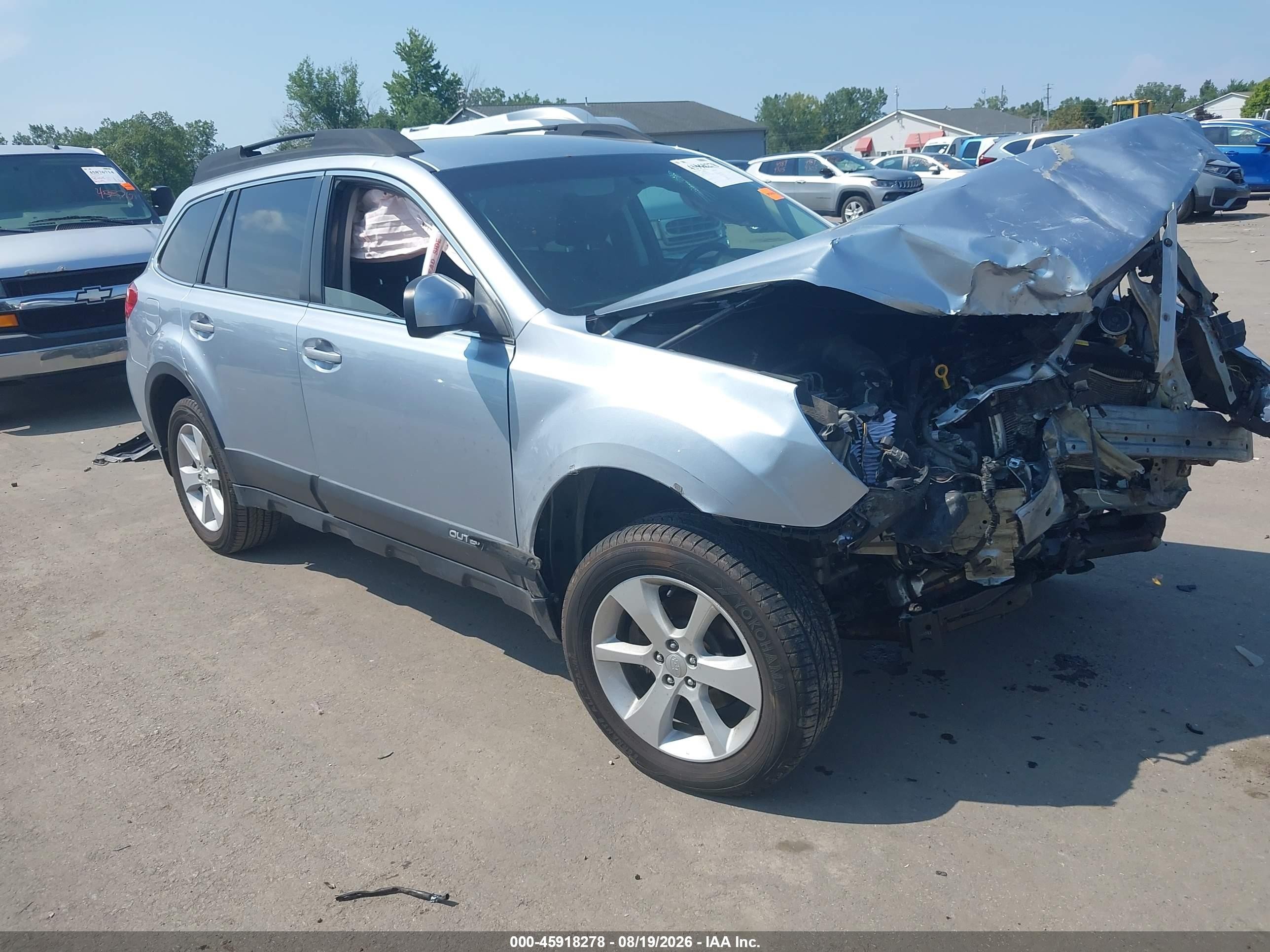 2014 Subaru Outback 2.5i Premium Silver vin: 4S4BRCCC4E3233337