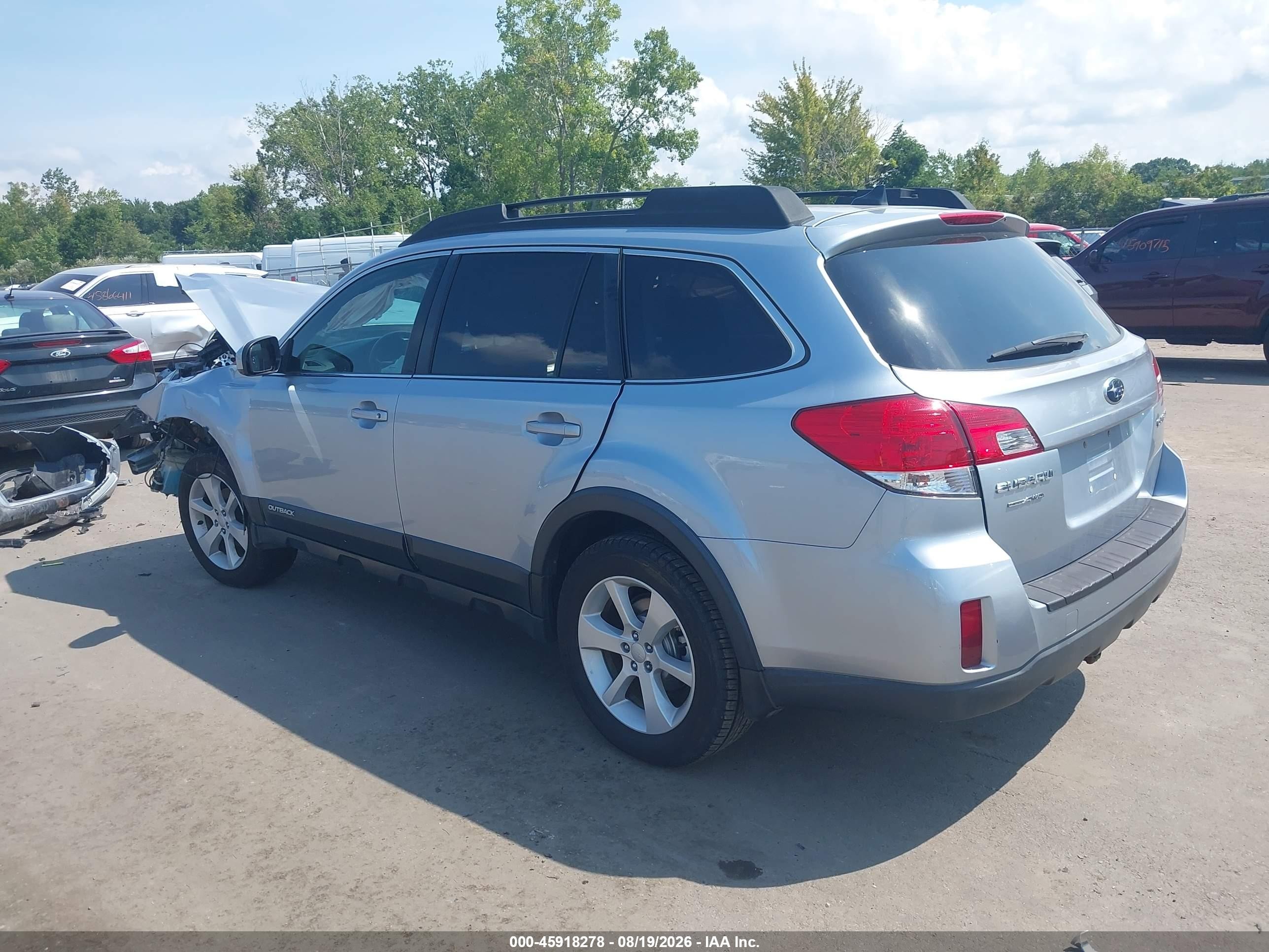 2014 Subaru Outback 2.5i Premium Silver vin: 4S4BRCCC4E3233337