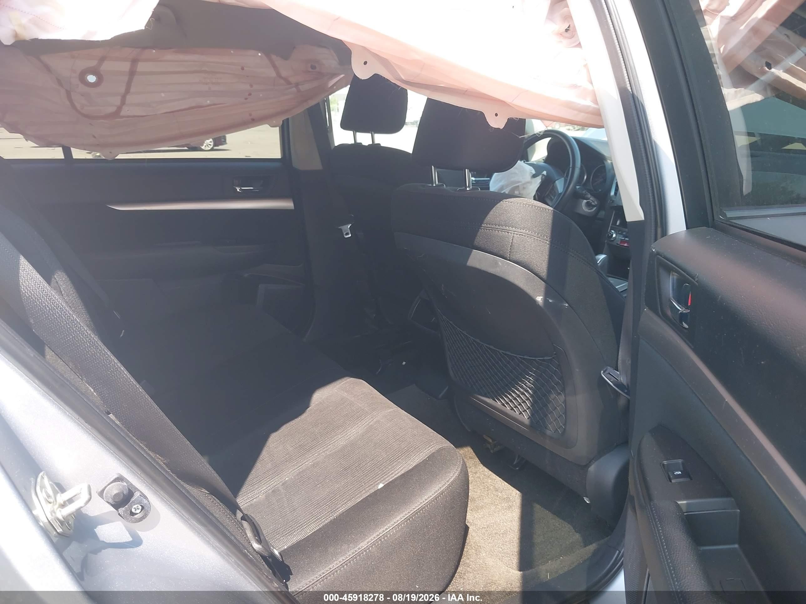 2014 Subaru Outback 2.5i Premium Silver vin: 4S4BRCCC4E3233337