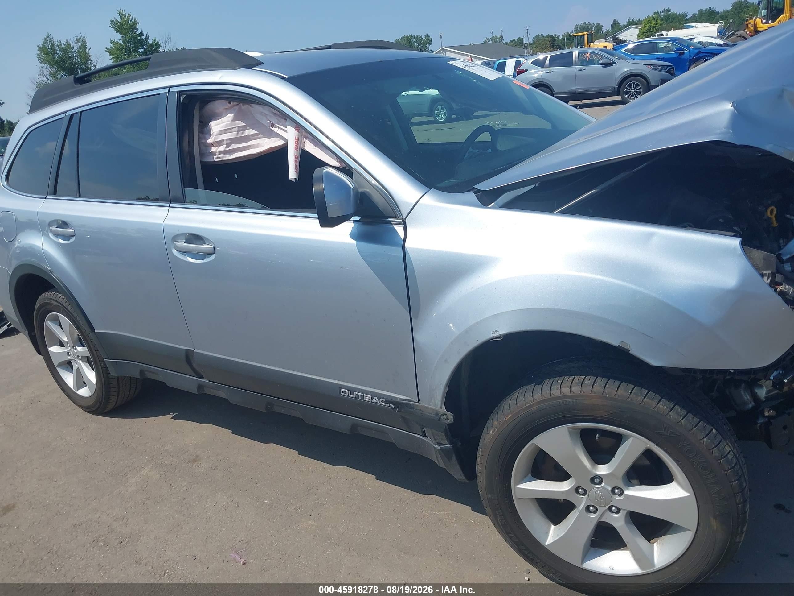 2014 Subaru Outback 2.5i Premium Silver vin: 4S4BRCCC4E3233337