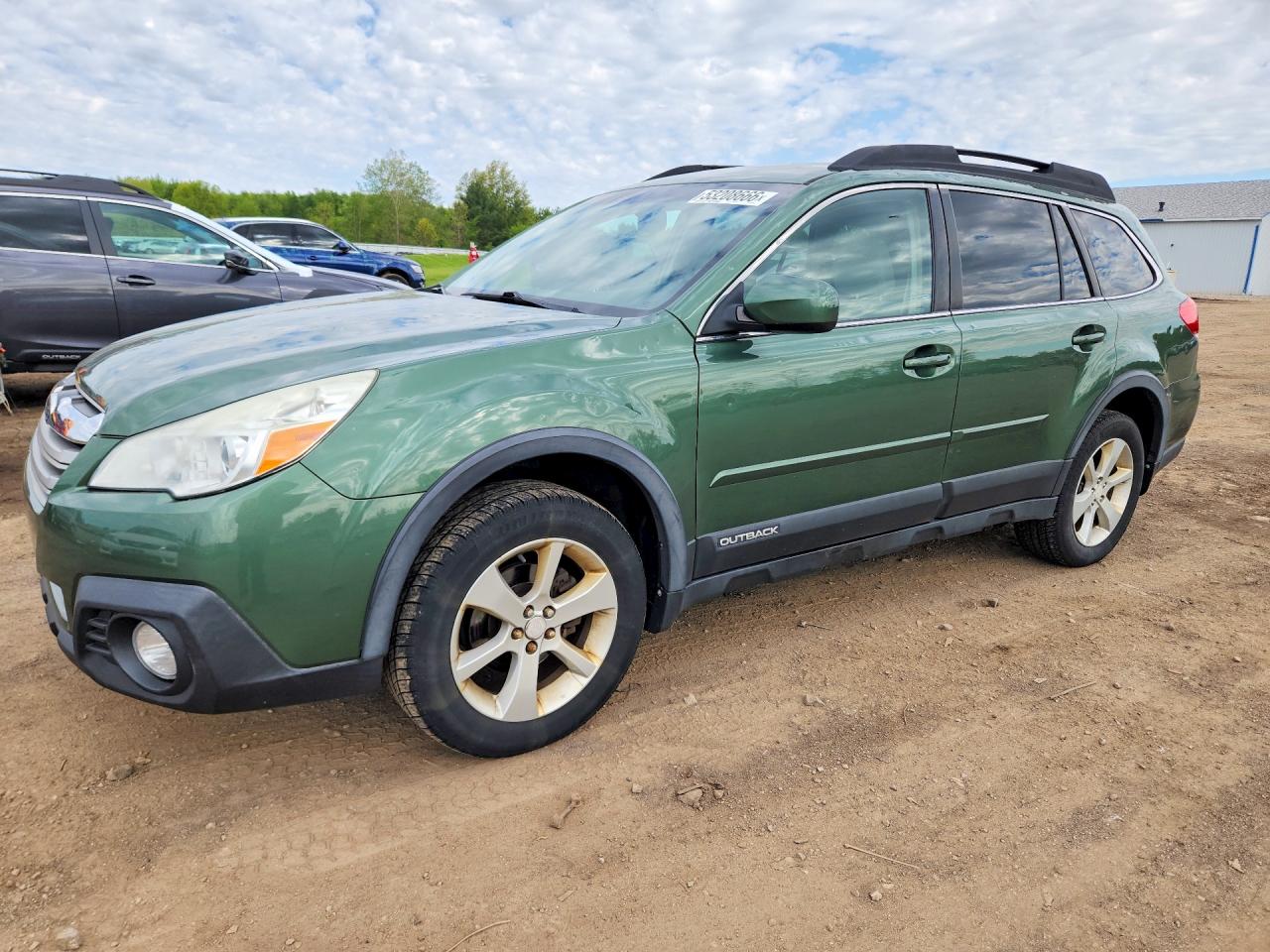 2014 Subaru Outback 2.5i Premium Зеленый vin: 4S4BRCCC4E3254379