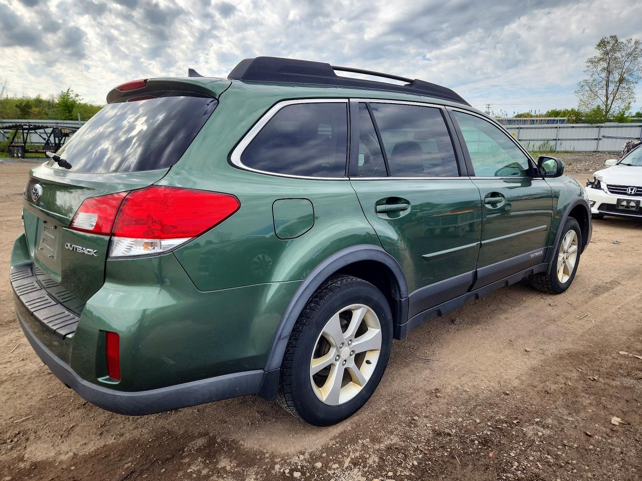 2014 Subaru Outback 2.5i Premium Green vin: 4S4BRCCC4E3254379