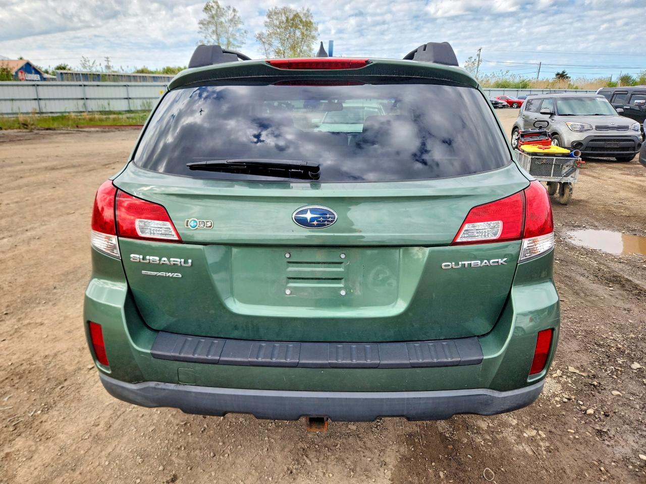 2014 Subaru Outback 2.5i Premium Green vin: 4S4BRCCC4E3254379