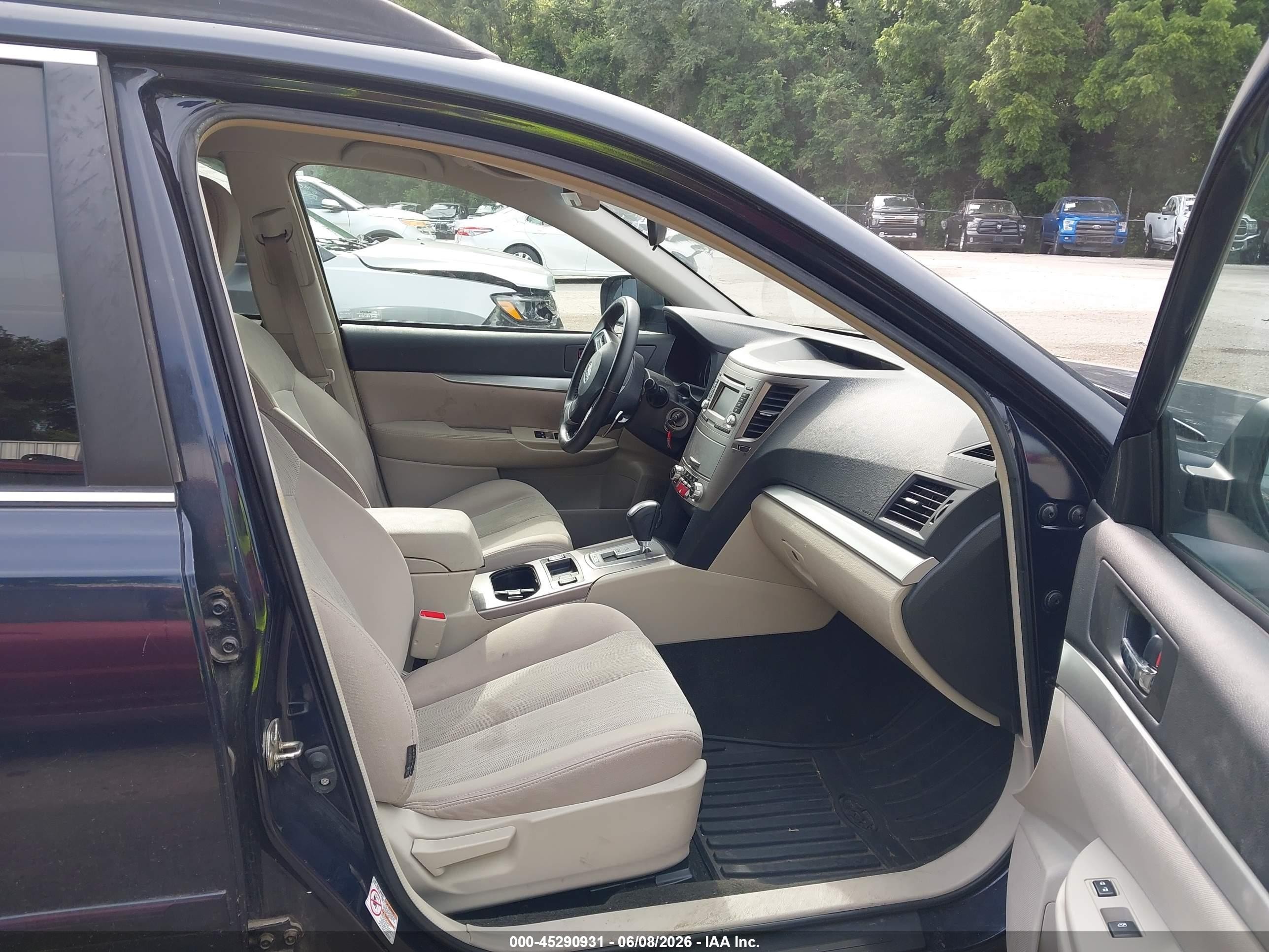 2014 Subaru Outback 2.5i Premium Dark Blue vin: 4S4BRCCC4E3269397