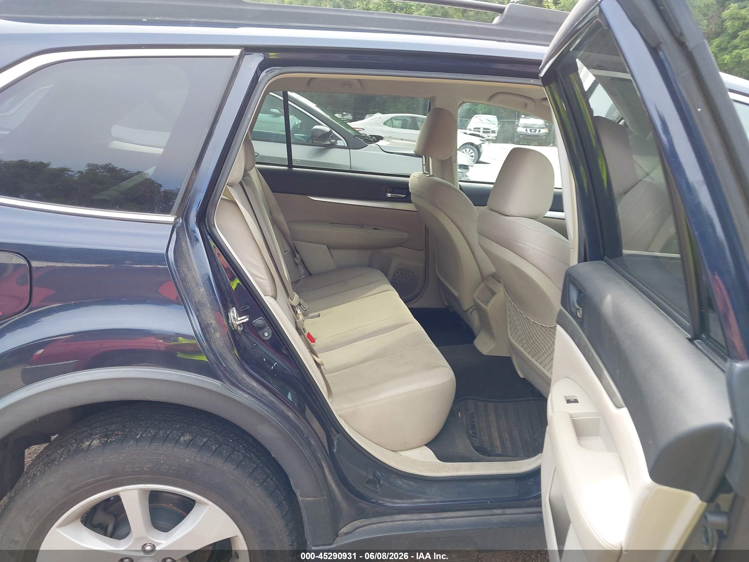 2014 Subaru Outback 2.5i Premium Dark Blue vin: 4S4BRCCC4E3269397