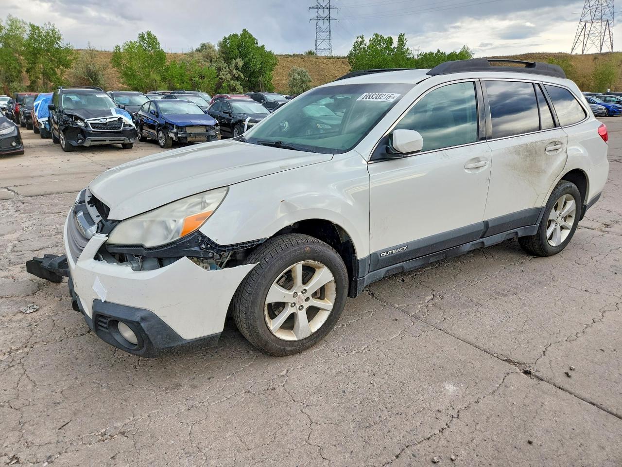 2014 Subaru Outback 2.5i Premium White vin: 4S4BRCCC4E3272199
