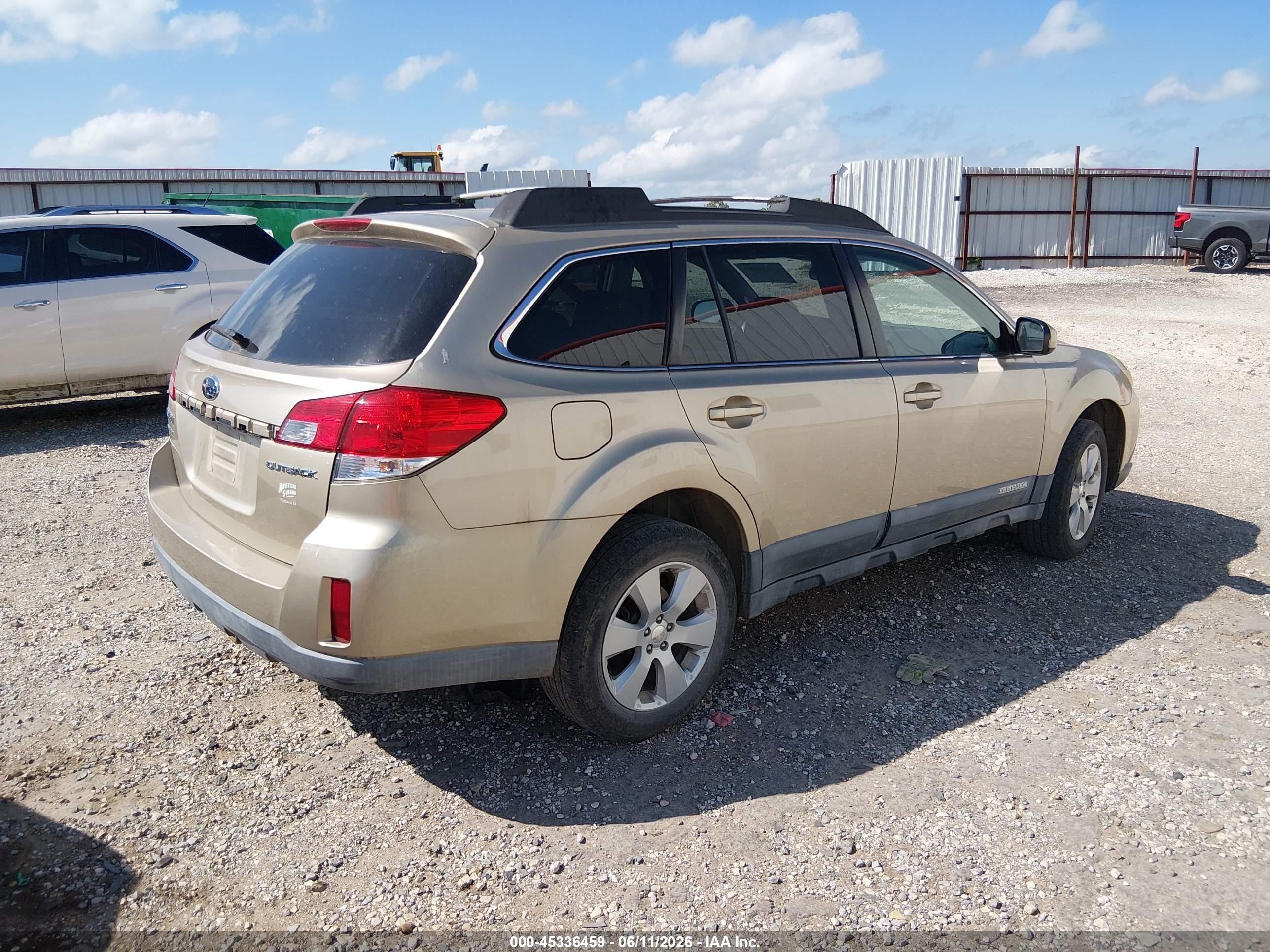 2010 Subaru Outback 2.5i Premium Tan vin: 4S4BRCCC5A3333621