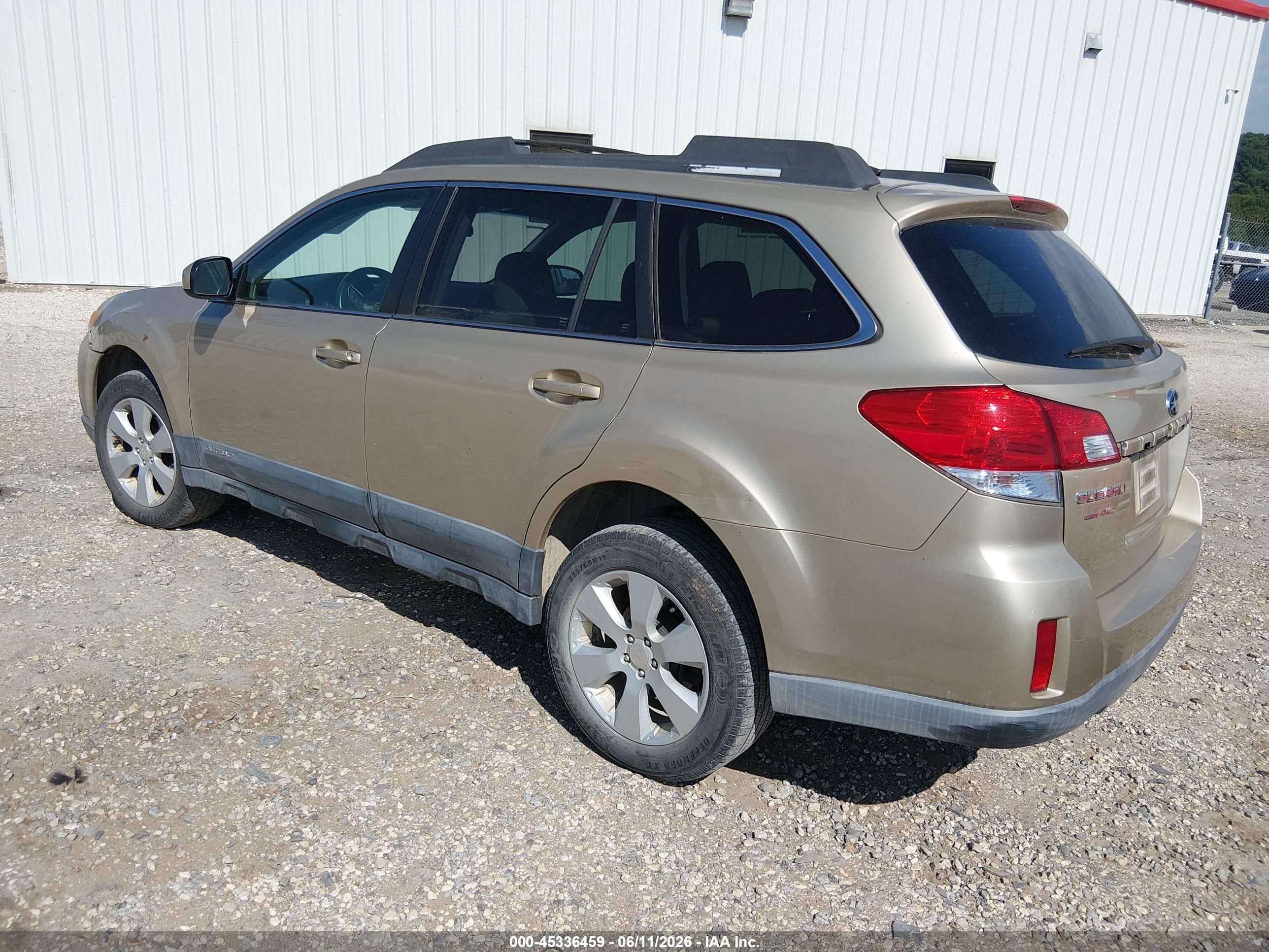 2010 Subaru Outback 2.5i Premium Tan vin: 4S4BRCCC5A3333621