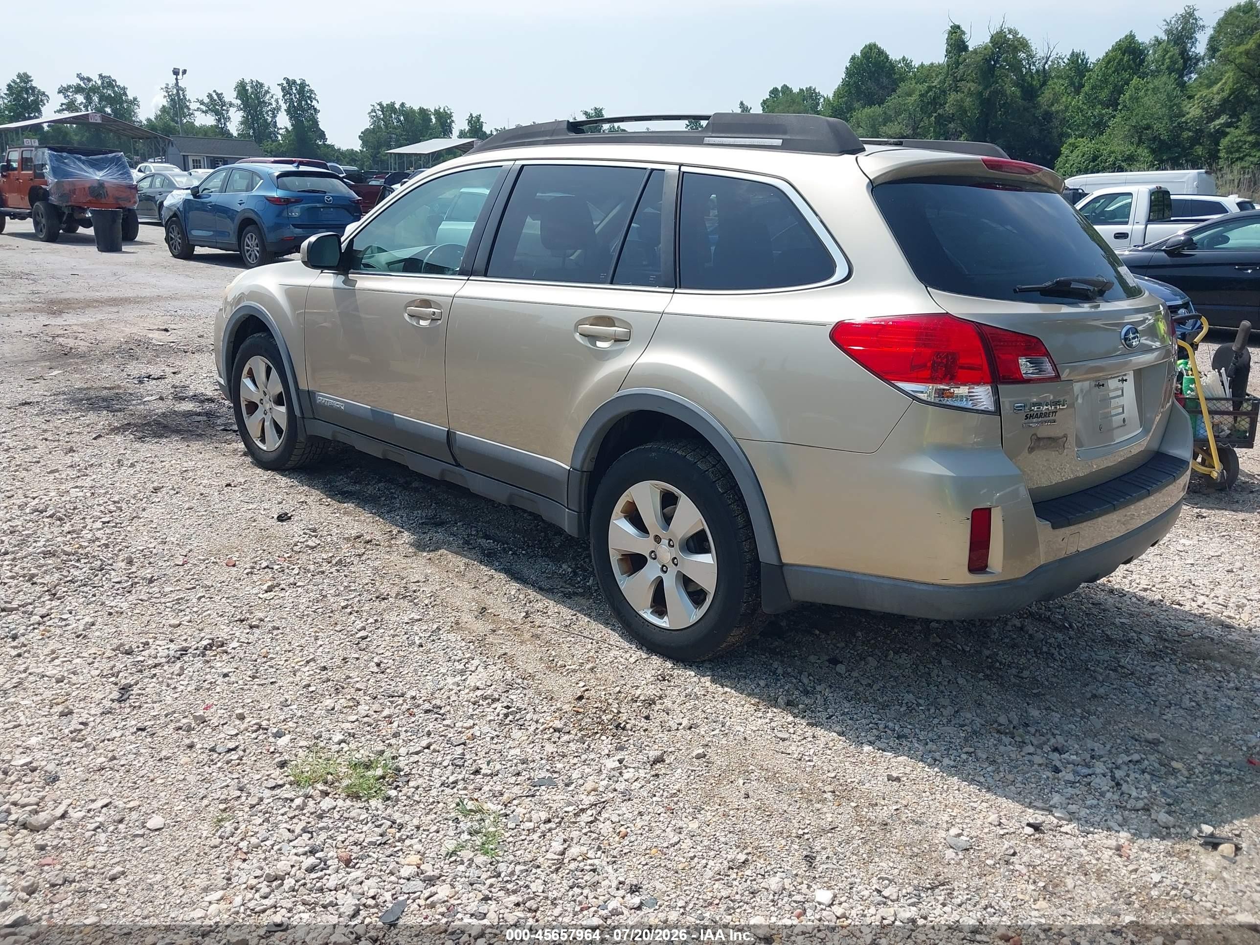 2010 Subaru Outback 2.5i Premium Gold vin: 4S4BRCCC5A3383791