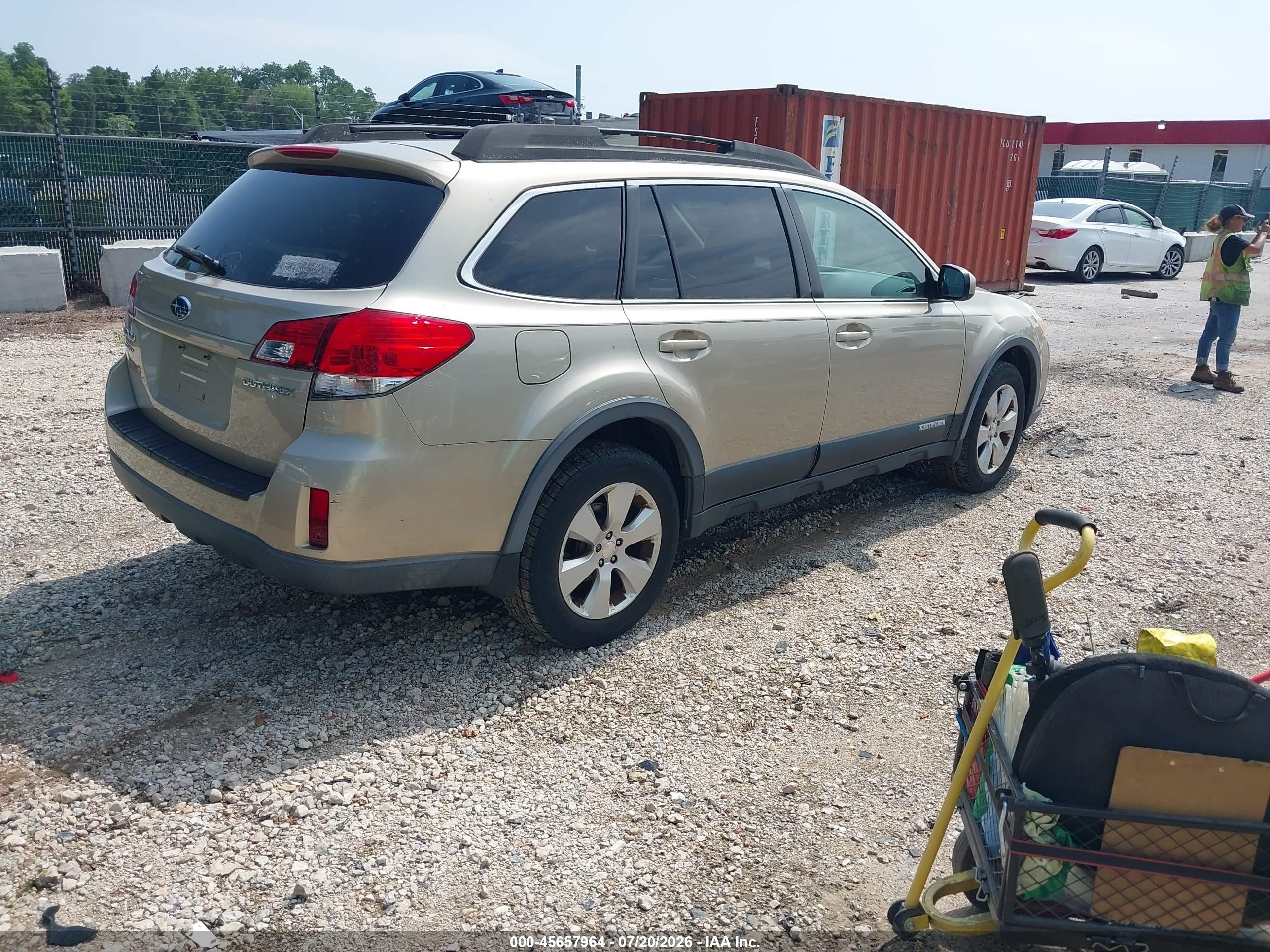 2010 Subaru Outback 2.5i Premium Gold vin: 4S4BRCCC5A3383791