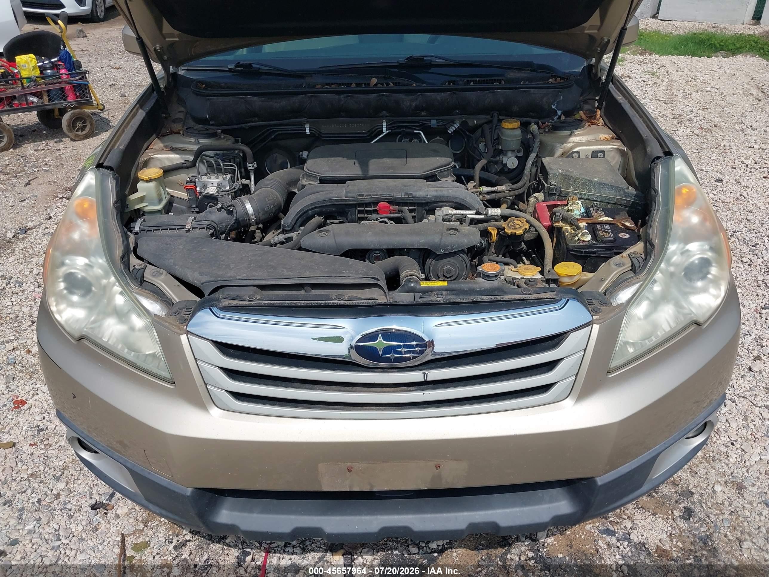 2010 Subaru Outback 2.5i Premium Gold vin: 4S4BRCCC5A3383791