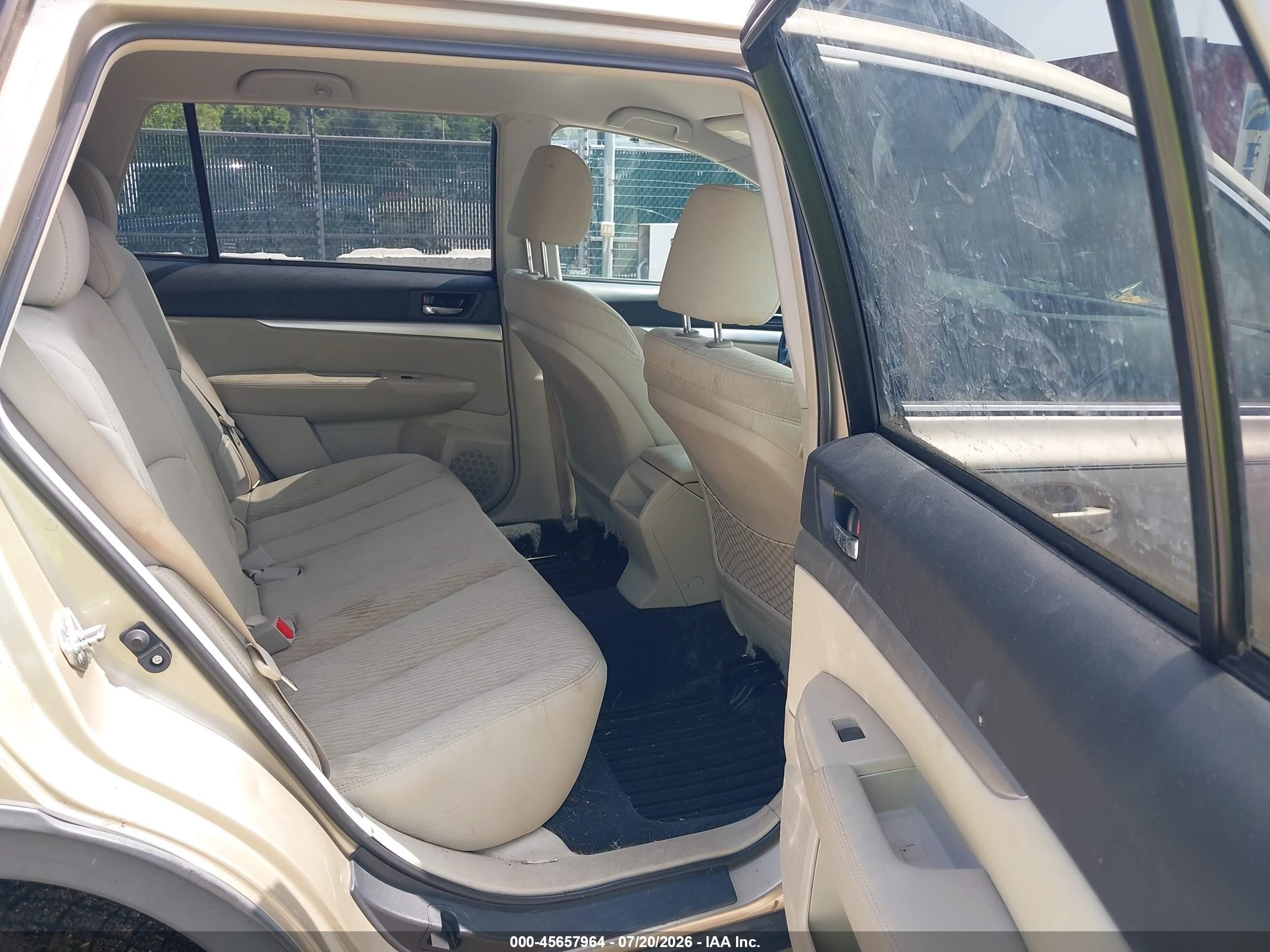 2010 Subaru Outback 2.5i Premium Gold vin: 4S4BRCCC5A3383791