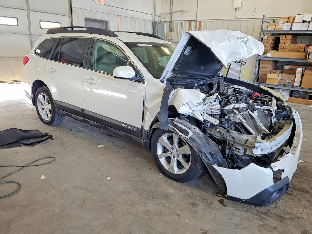 2013 Subaru Outback 2.5i Premium Белый vin: 4S4BRCCC5D3283422
