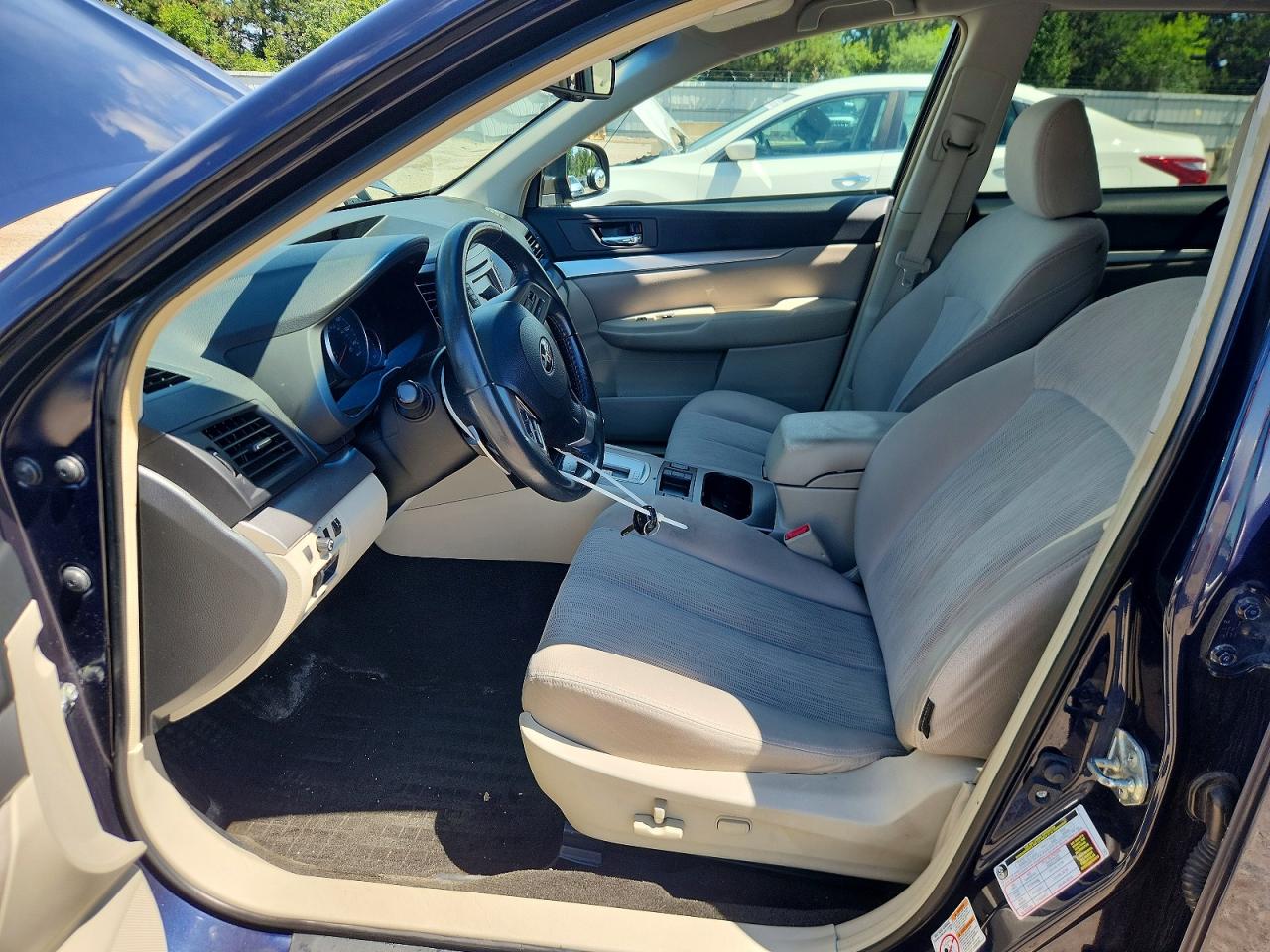 2014 Subaru Outback 2.5i Premium Blue vin: 4S4BRCCC5E3255878