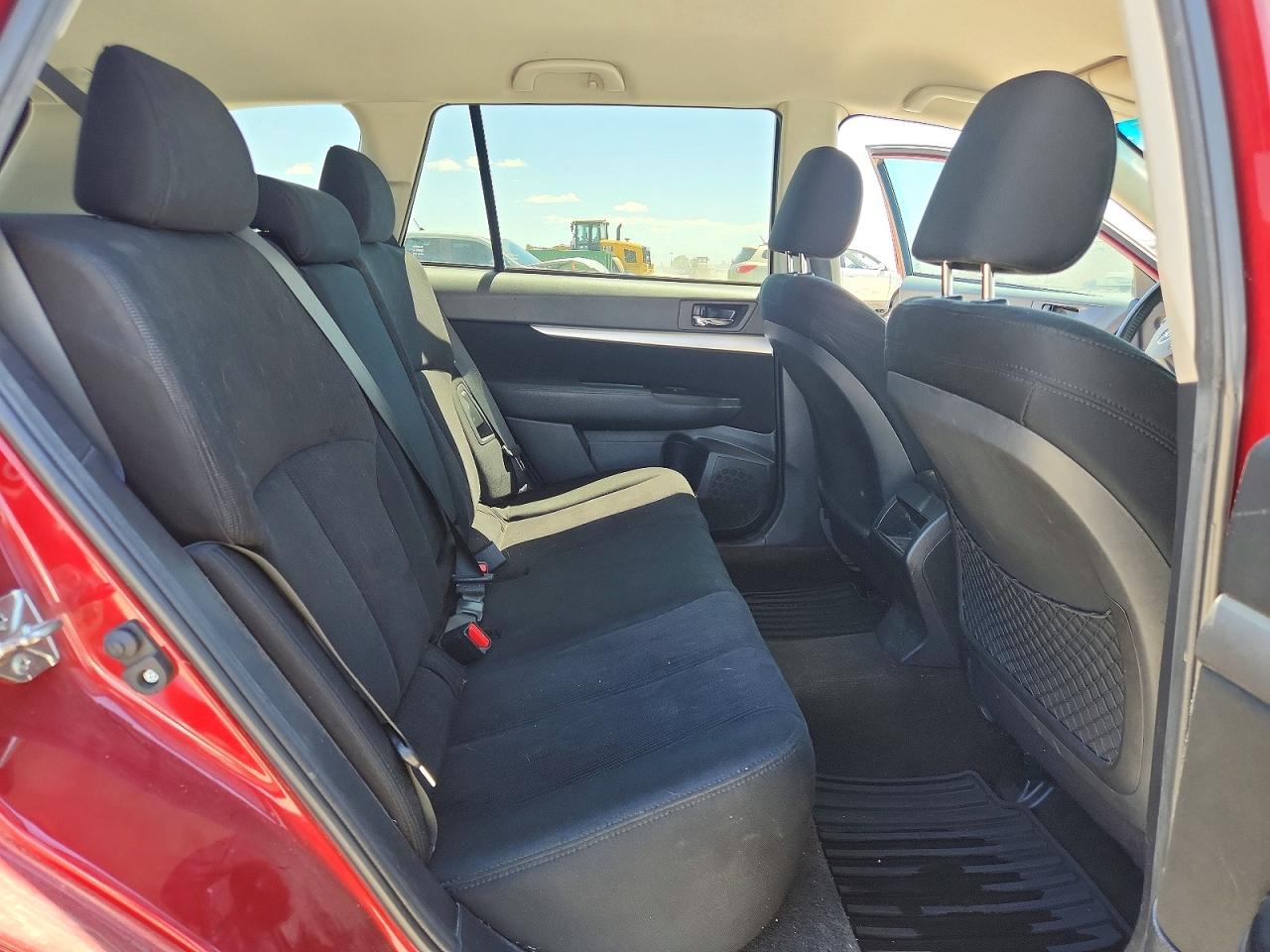 2014 Subaru Outback 2.5i Premium Red vin: 4S4BRCCC5E3270512