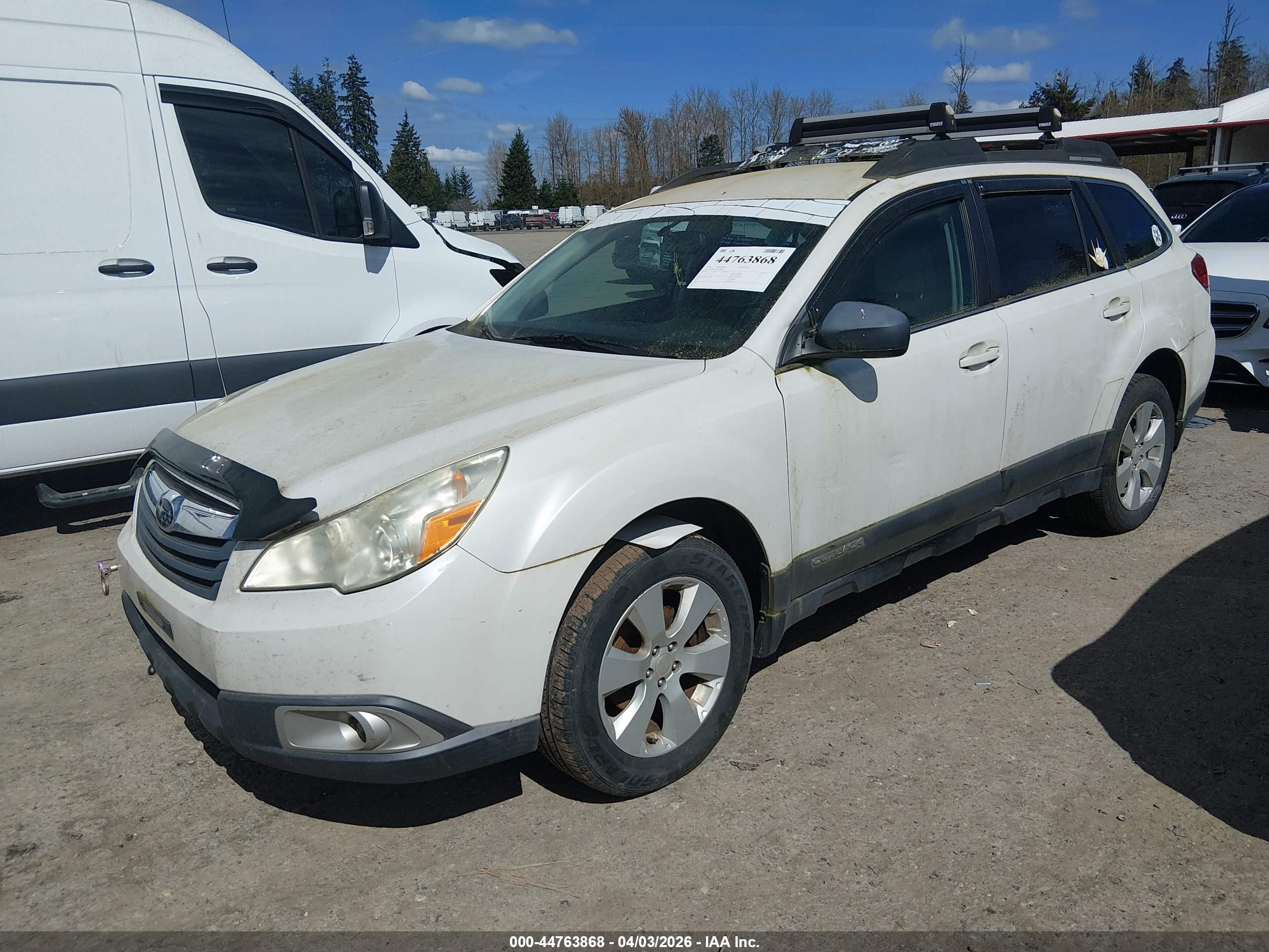 2010 Subaru Outback 2.5i Premium White vin: 4S4BRCCC6A1340623