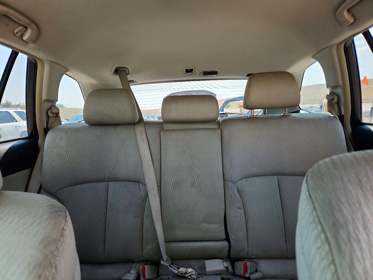 2010 Subaru Outback 2.5i Premium Gold vin: 4S4BRCCC6A3311160