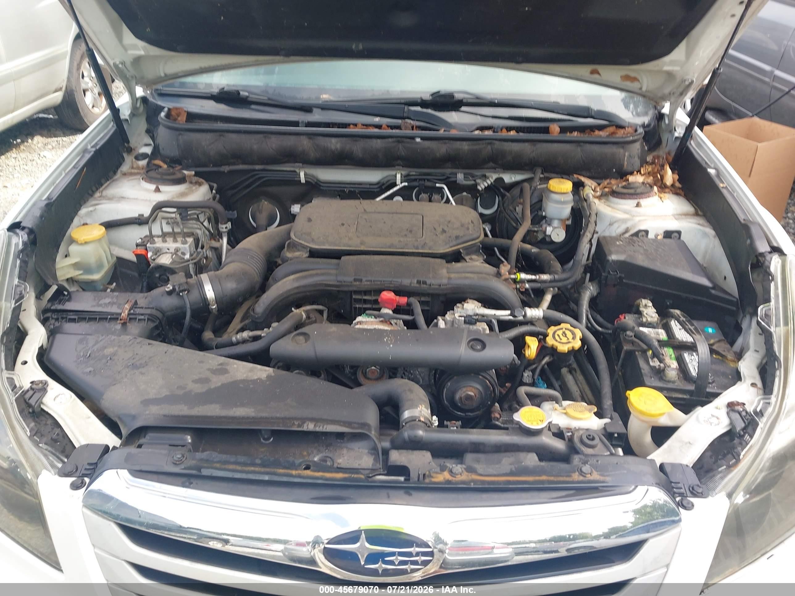 2010 Subaru Outback 2.5i Premium White vin: 4S4BRCCC6A3368863