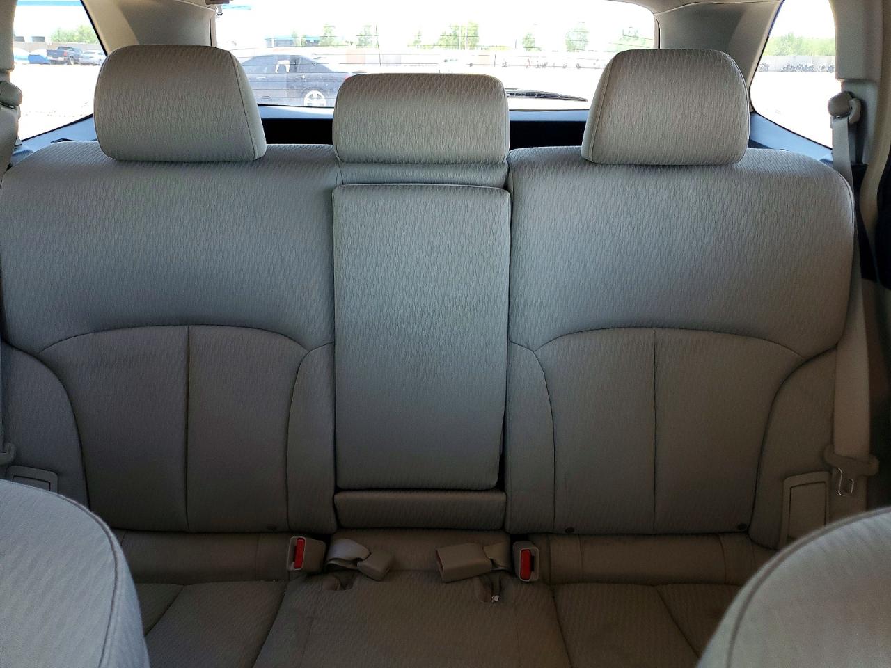 2011 Subaru Outback 2.5i Premium Белый vin: 4S4BRCCC6B3403550
