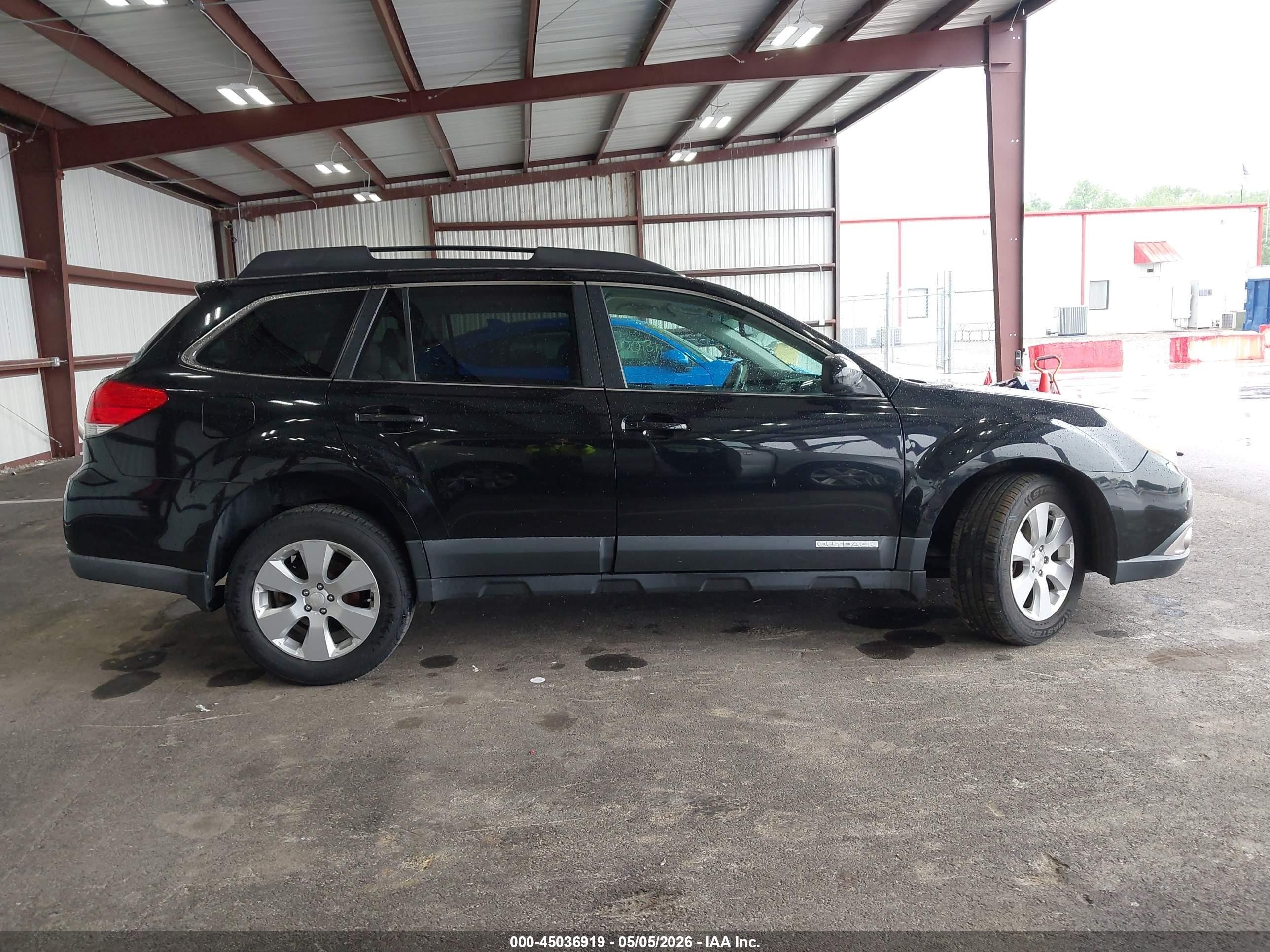 2011 Subaru Outback 2.5i Premium Black vin: 4S4BRCCC6B3415620