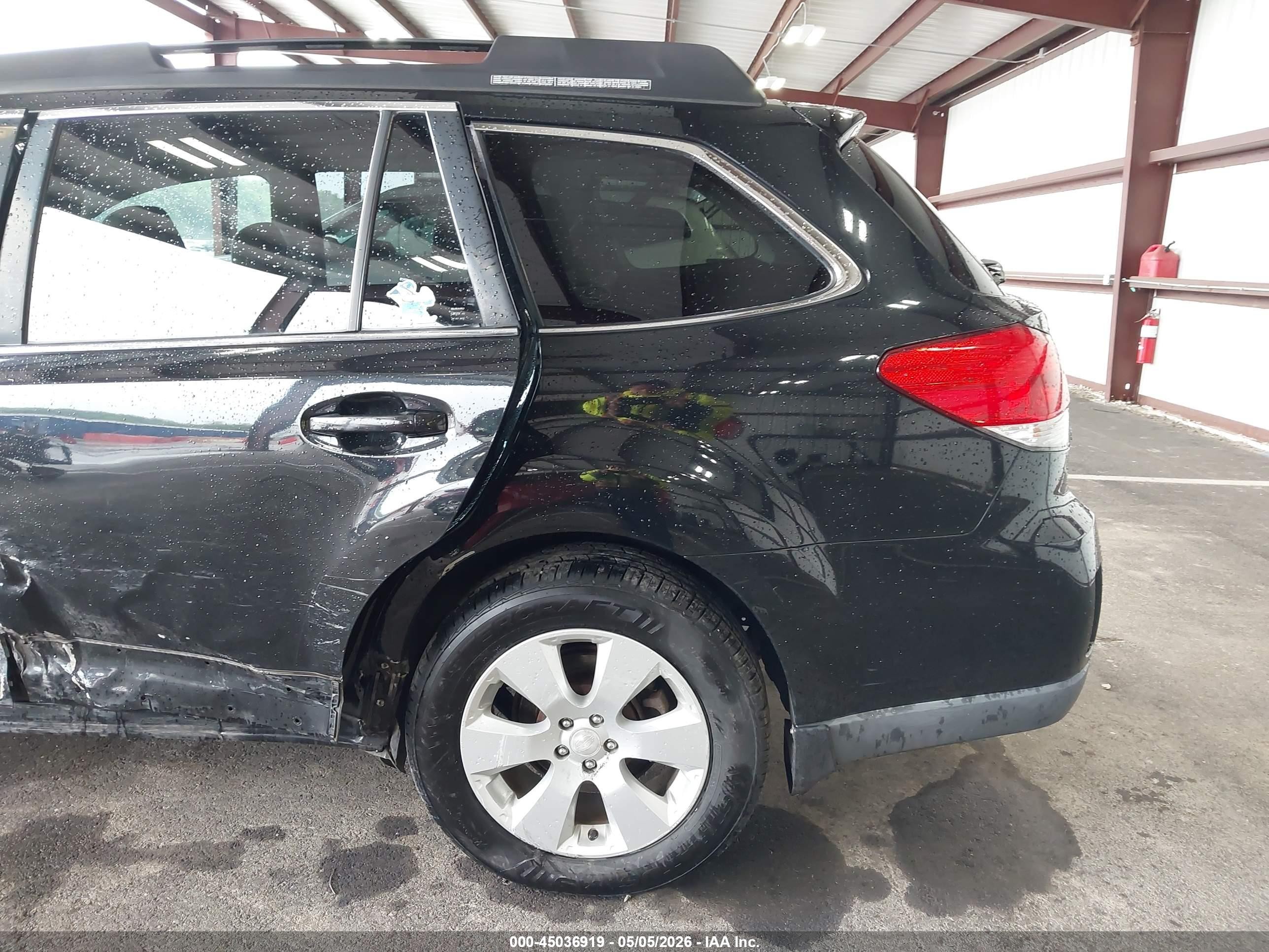 2011 Subaru Outback 2.5i Premium Black vin: 4S4BRCCC6B3415620