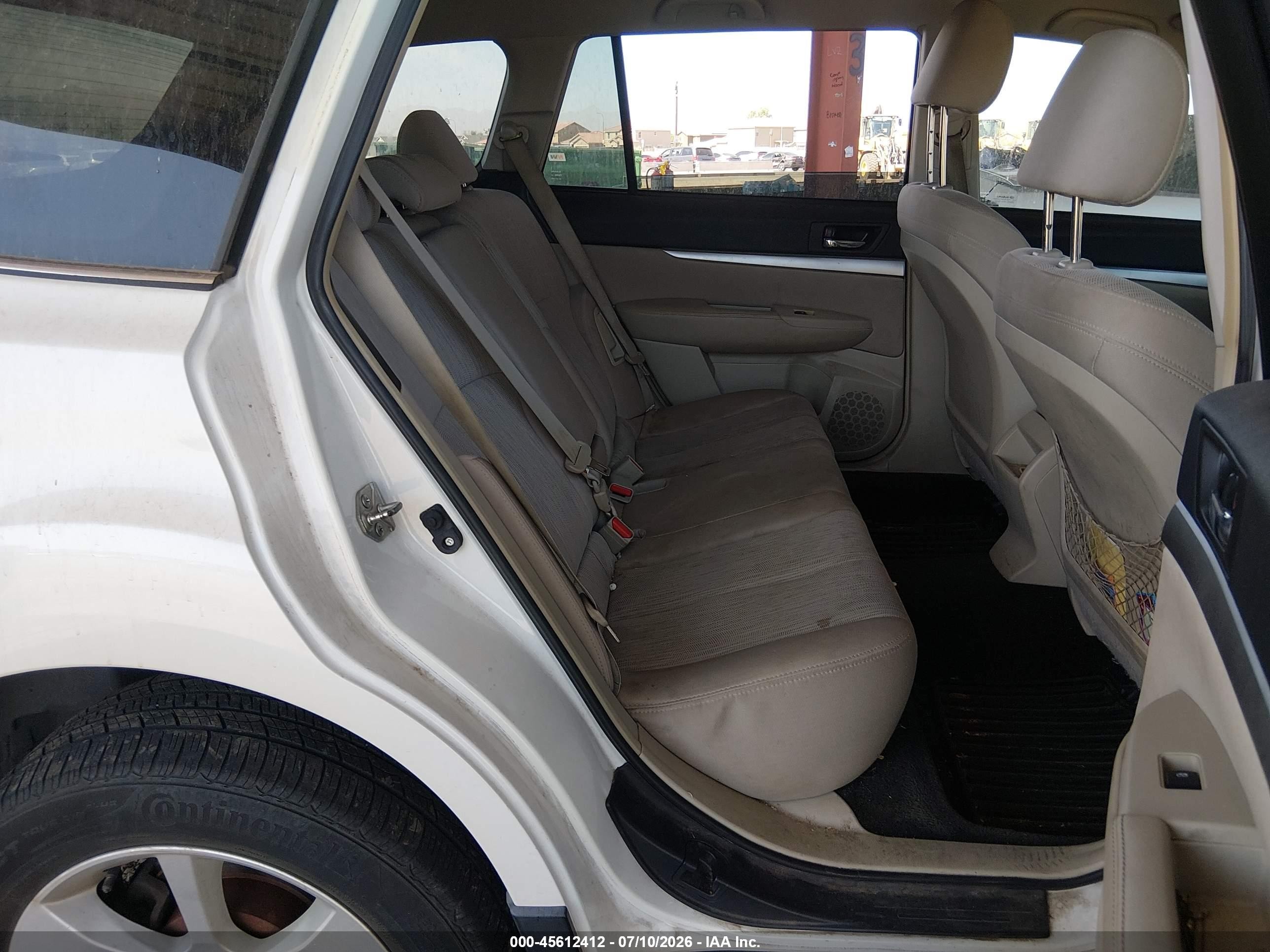 2013 Subaru Outback 2.5i Premium White vin: 4S4BRCCC6D3248078