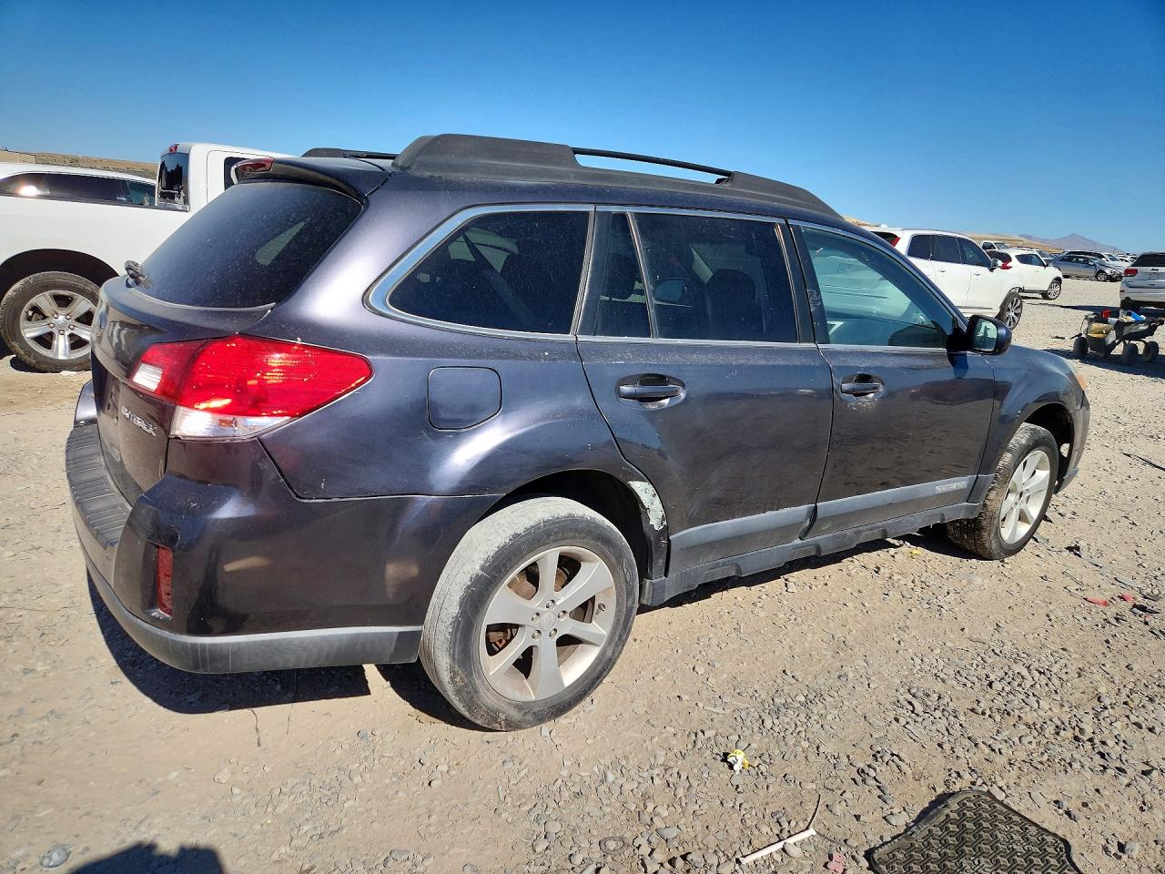 2013 Subaru Outback 2.5i Premium Gray vin: 4S4BRCCC6D3259775