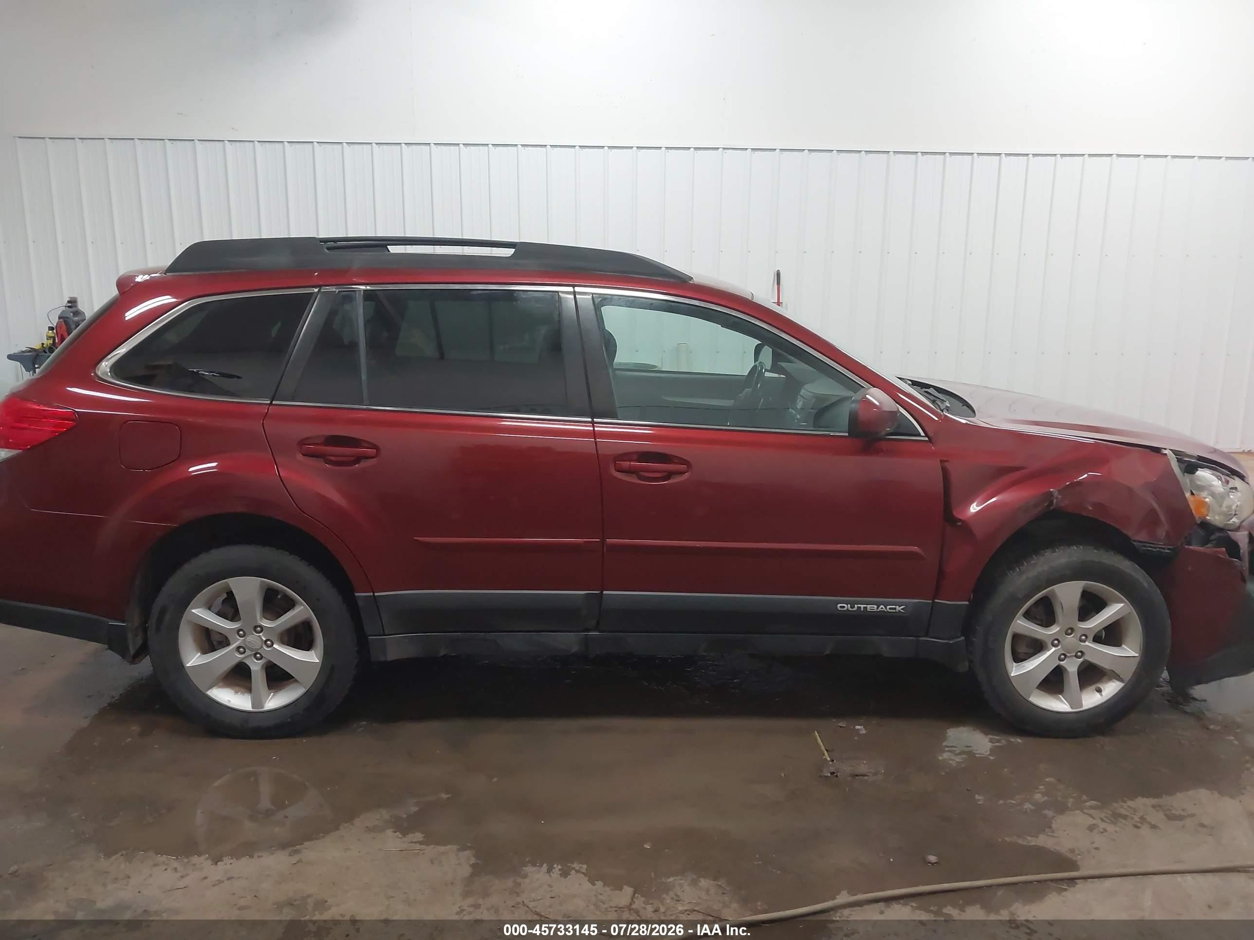 2013 Subaru Outback 2.5i Premium Burgundy vin: 4S4BRCCC6D3265849