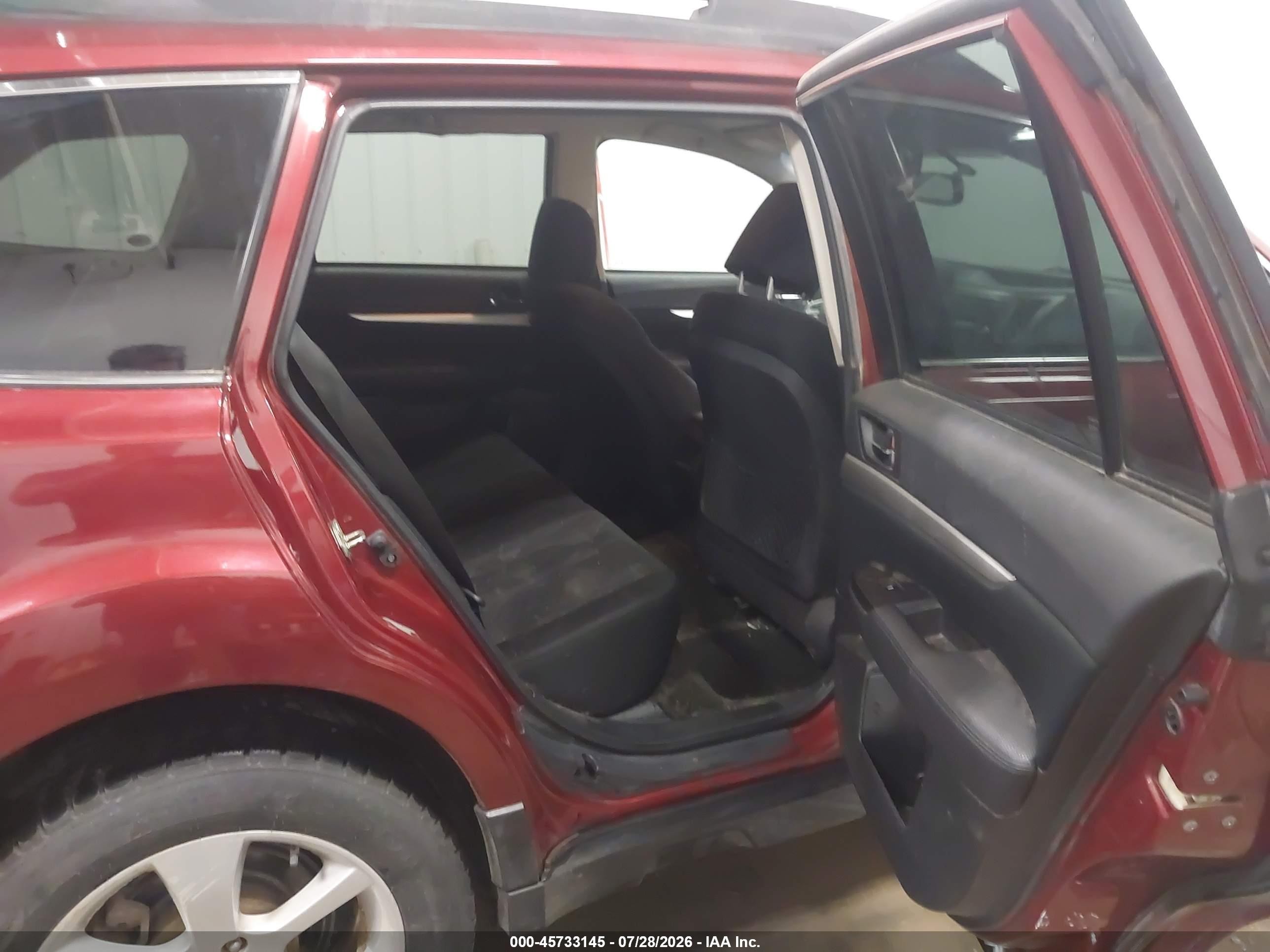 2013 Subaru Outback 2.5i Premium Burgundy vin: 4S4BRCCC6D3265849