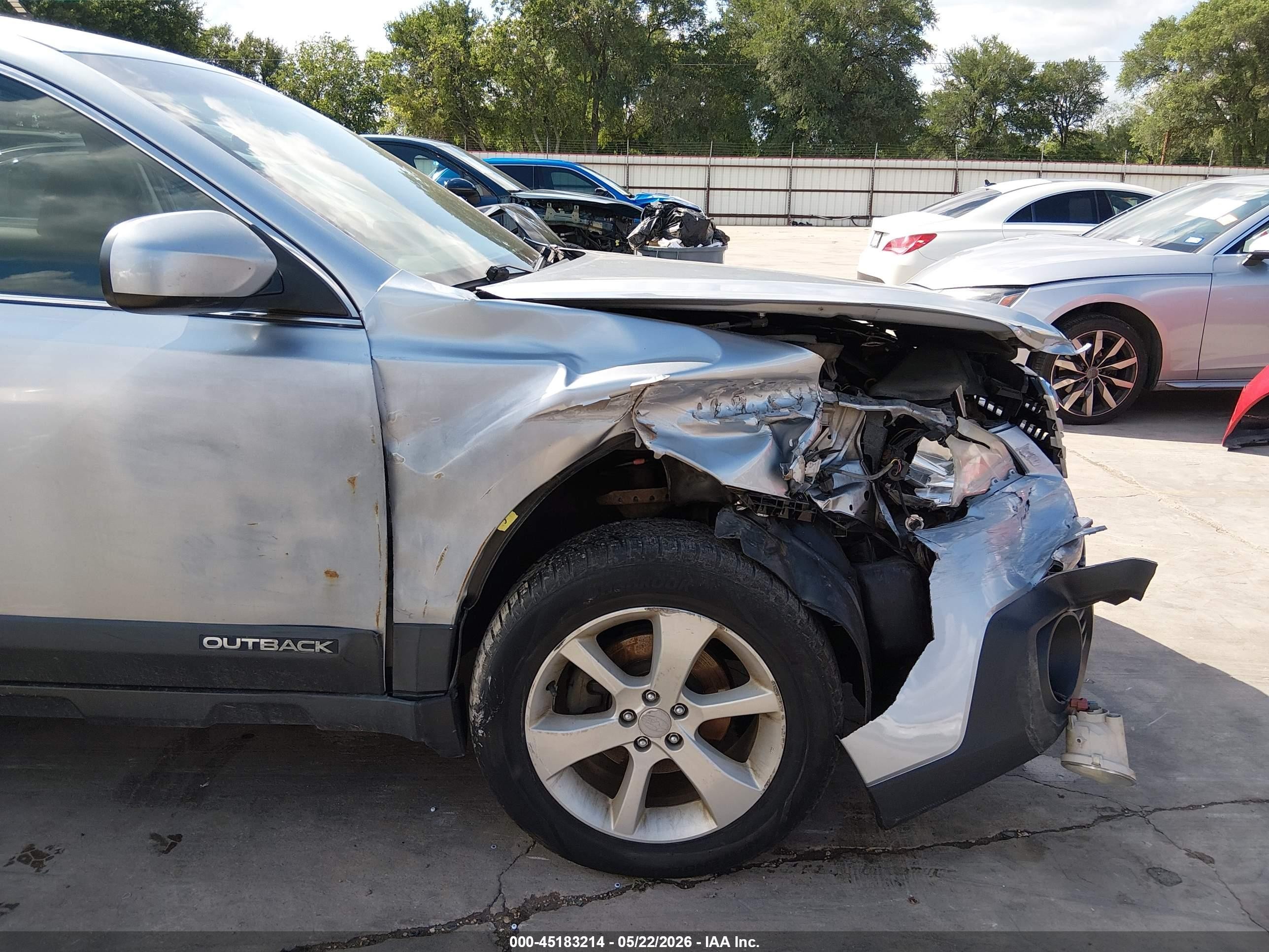 2013 Subaru Outback 2.5i Premium Silver vin: 4S4BRCCC6D3270436
