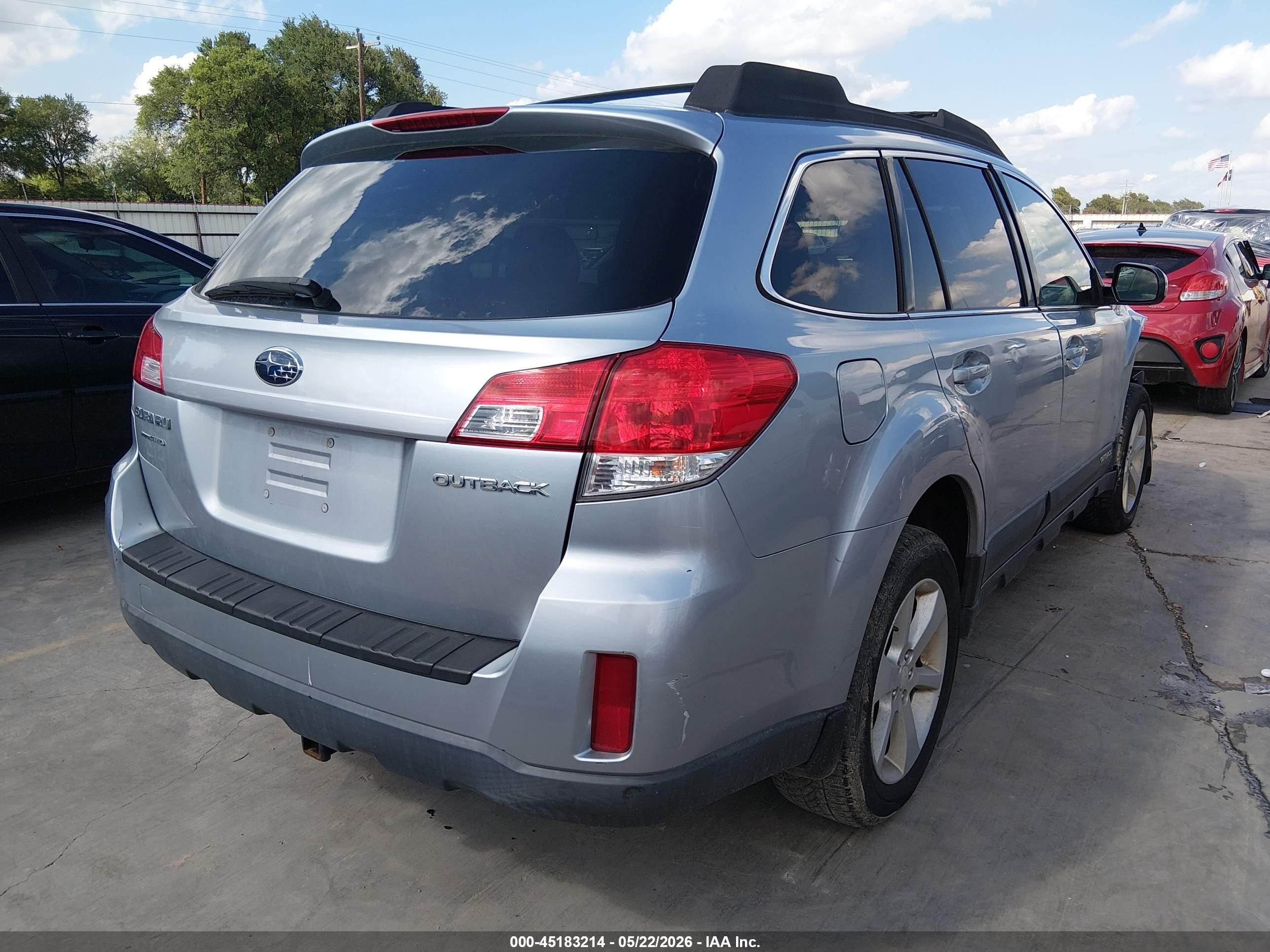 2013 Subaru Outback 2.5i Premium Silver vin: 4S4BRCCC6D3270436
