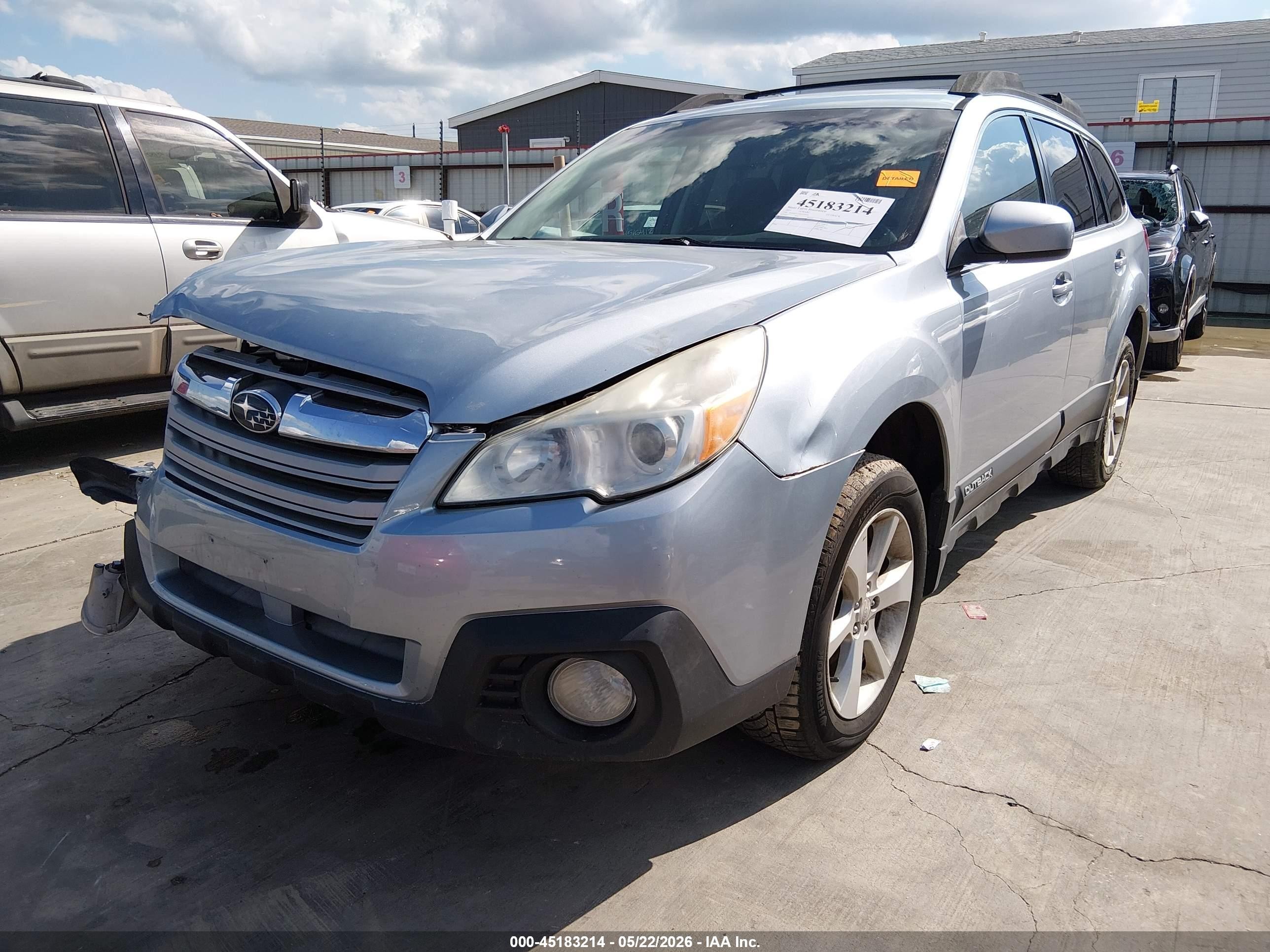 2013 Subaru Outback 2.5i Premium Silver vin: 4S4BRCCC6D3270436