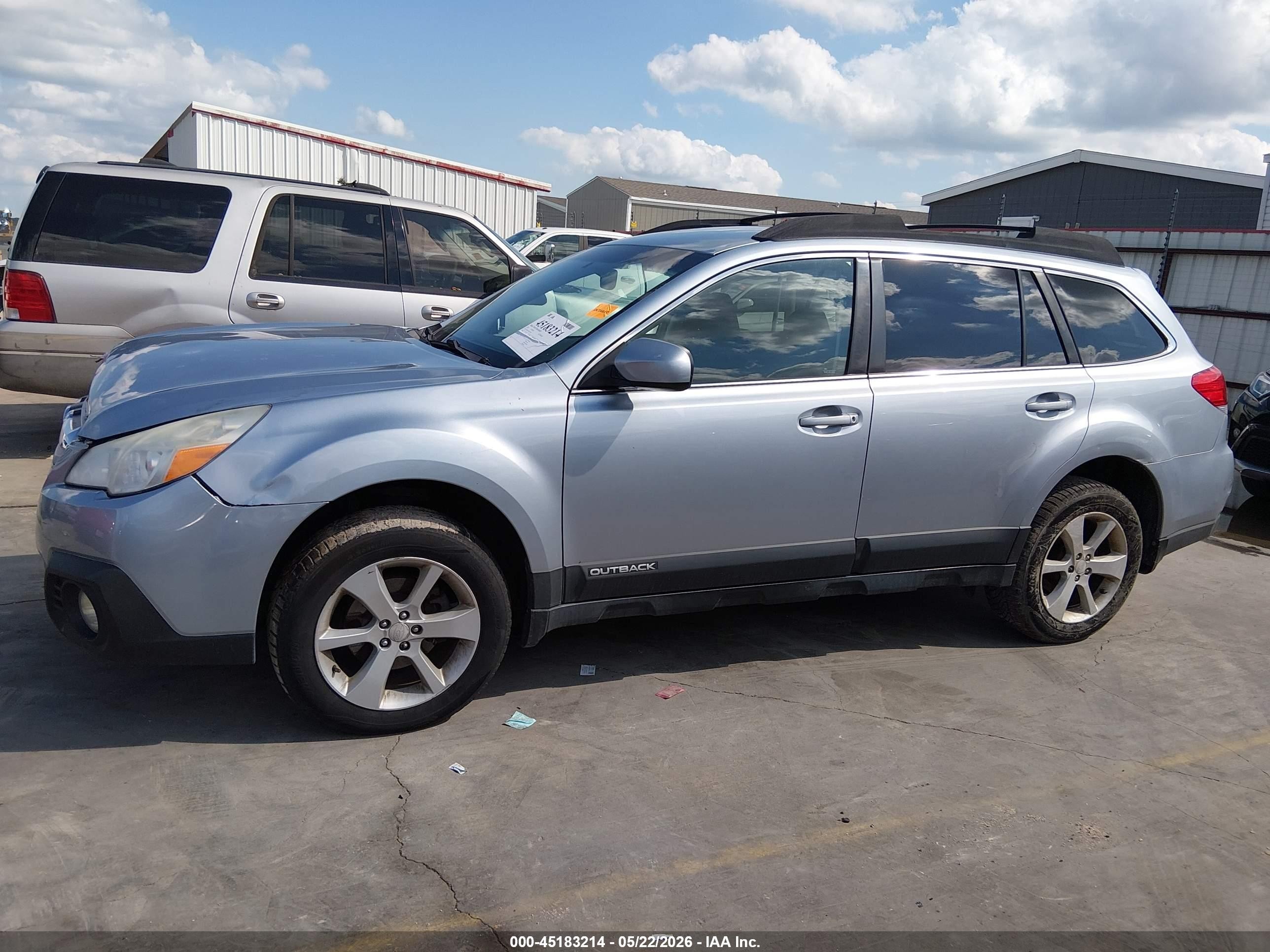 2013 Subaru Outback 2.5i Premium Silver vin: 4S4BRCCC6D3270436