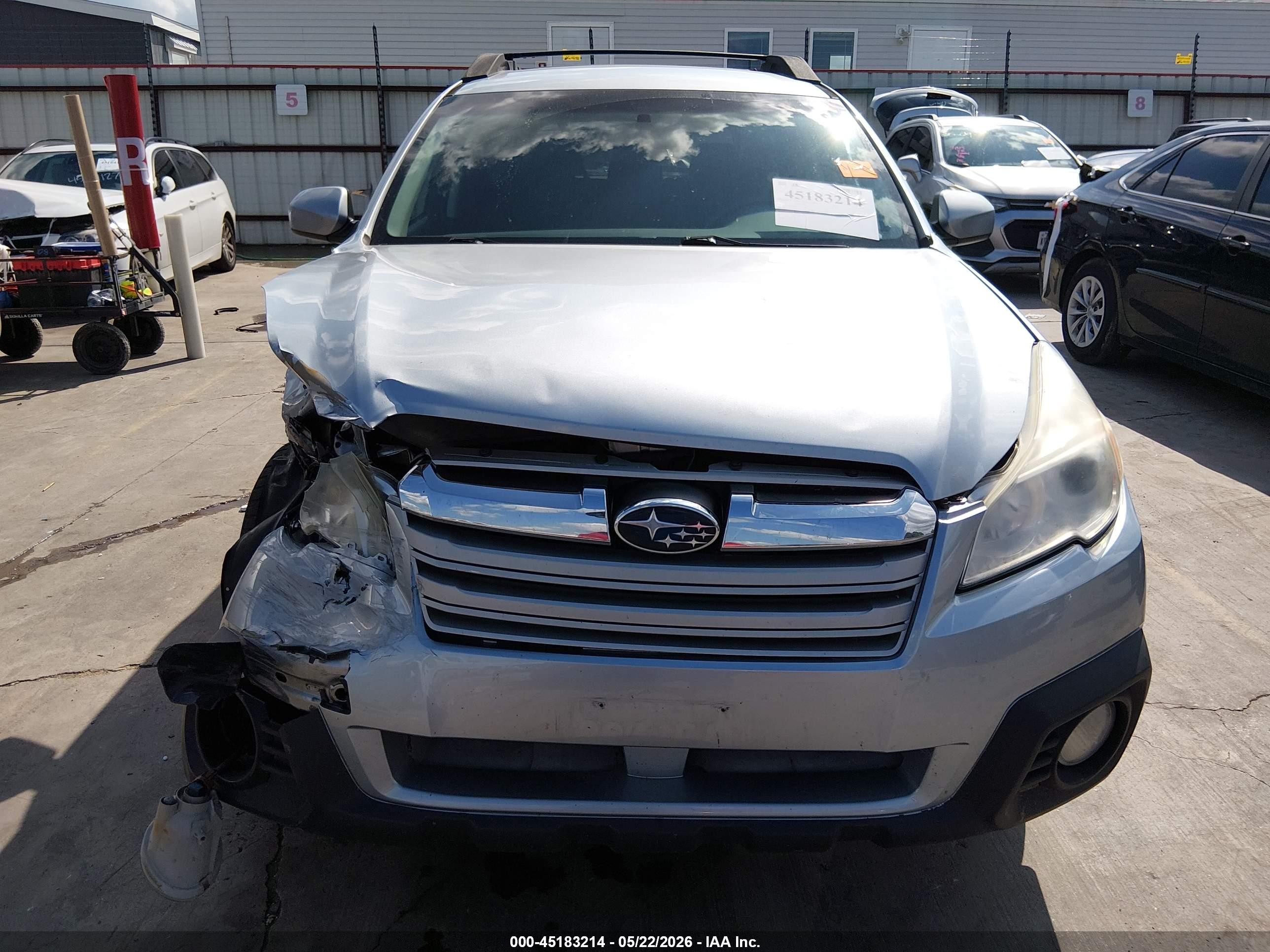 2013 Subaru Outback 2.5i Premium Silver vin: 4S4BRCCC6D3270436