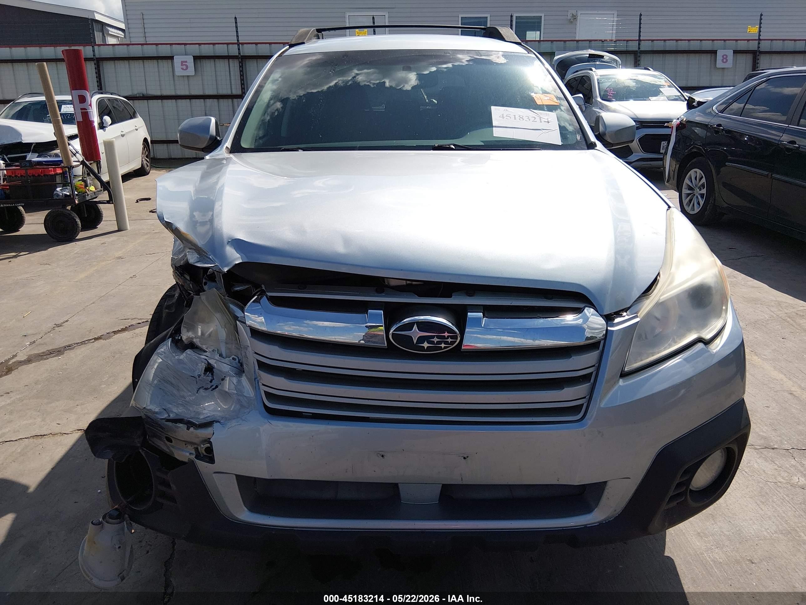 2013 Subaru Outback 2.5i Premium Silver vin: 4S4BRCCC6D3270436