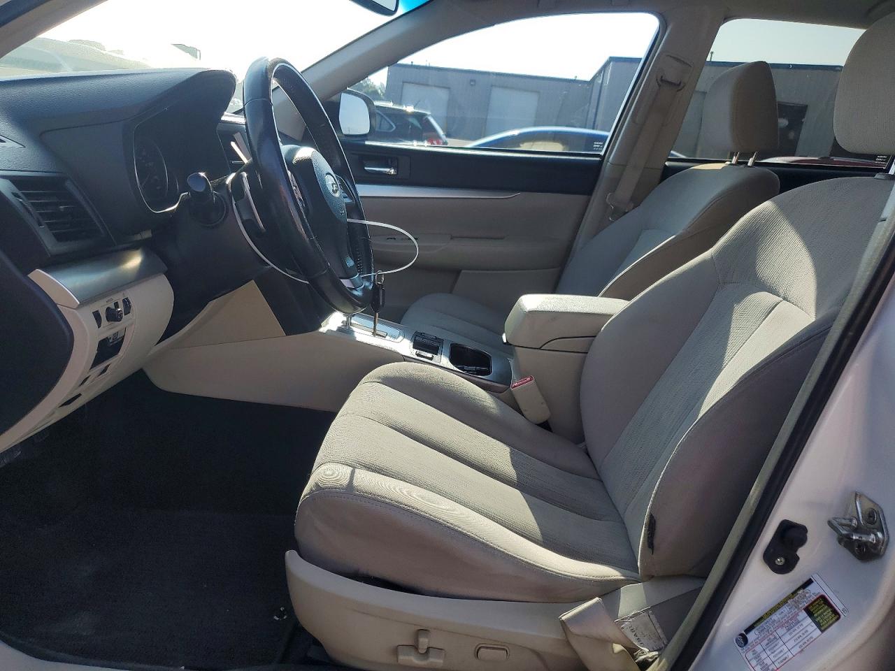 2013 Suba Outback 2. White vin: 4S4BRCCC6D3312846