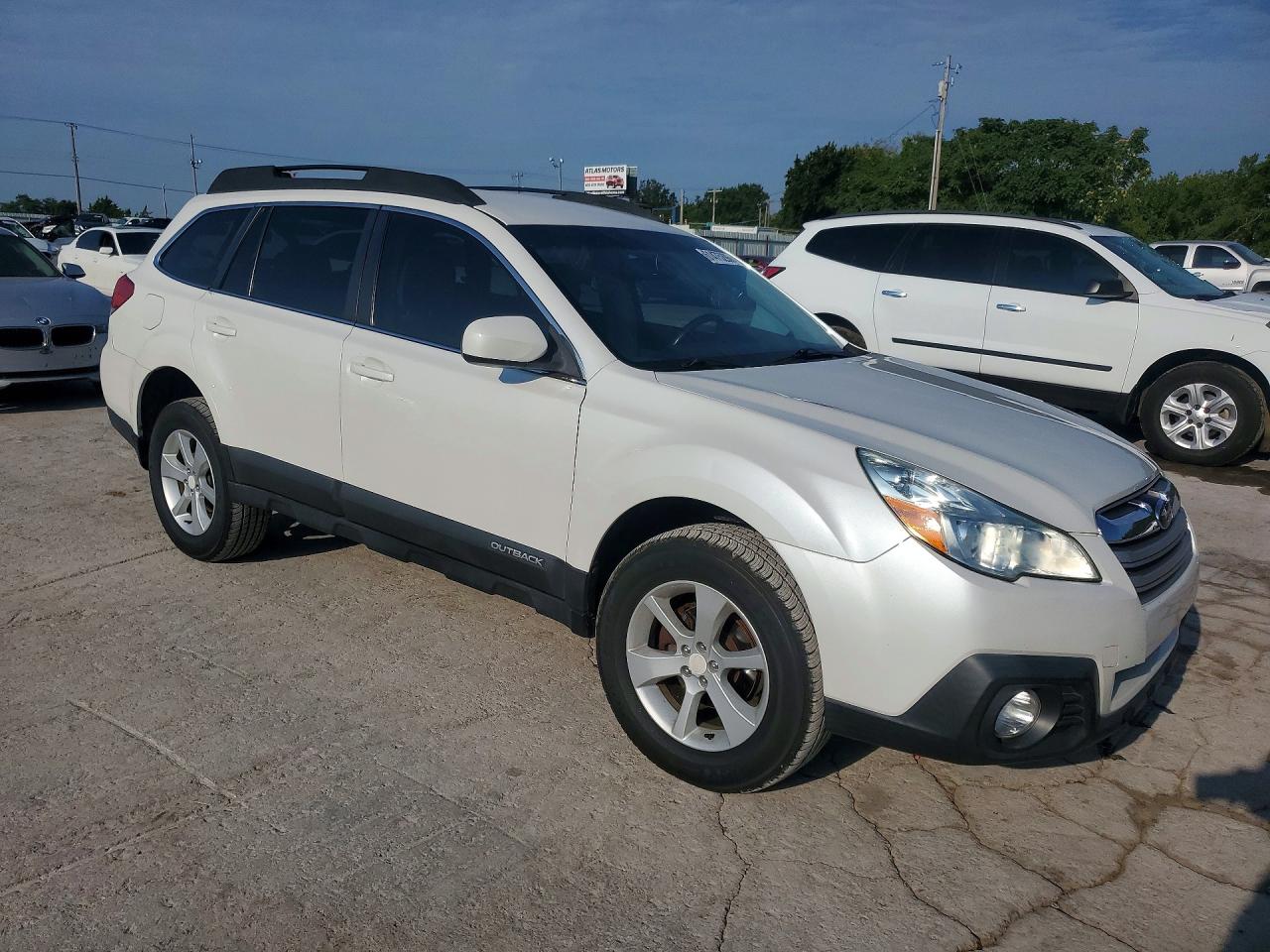 2013 Suba Outback 2. White vin: 4S4BRCCC6D3312846