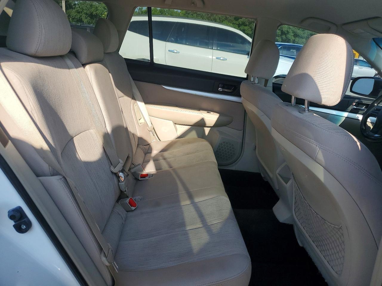 2013 Suba Outback 2. White vin: 4S4BRCCC6D3312846