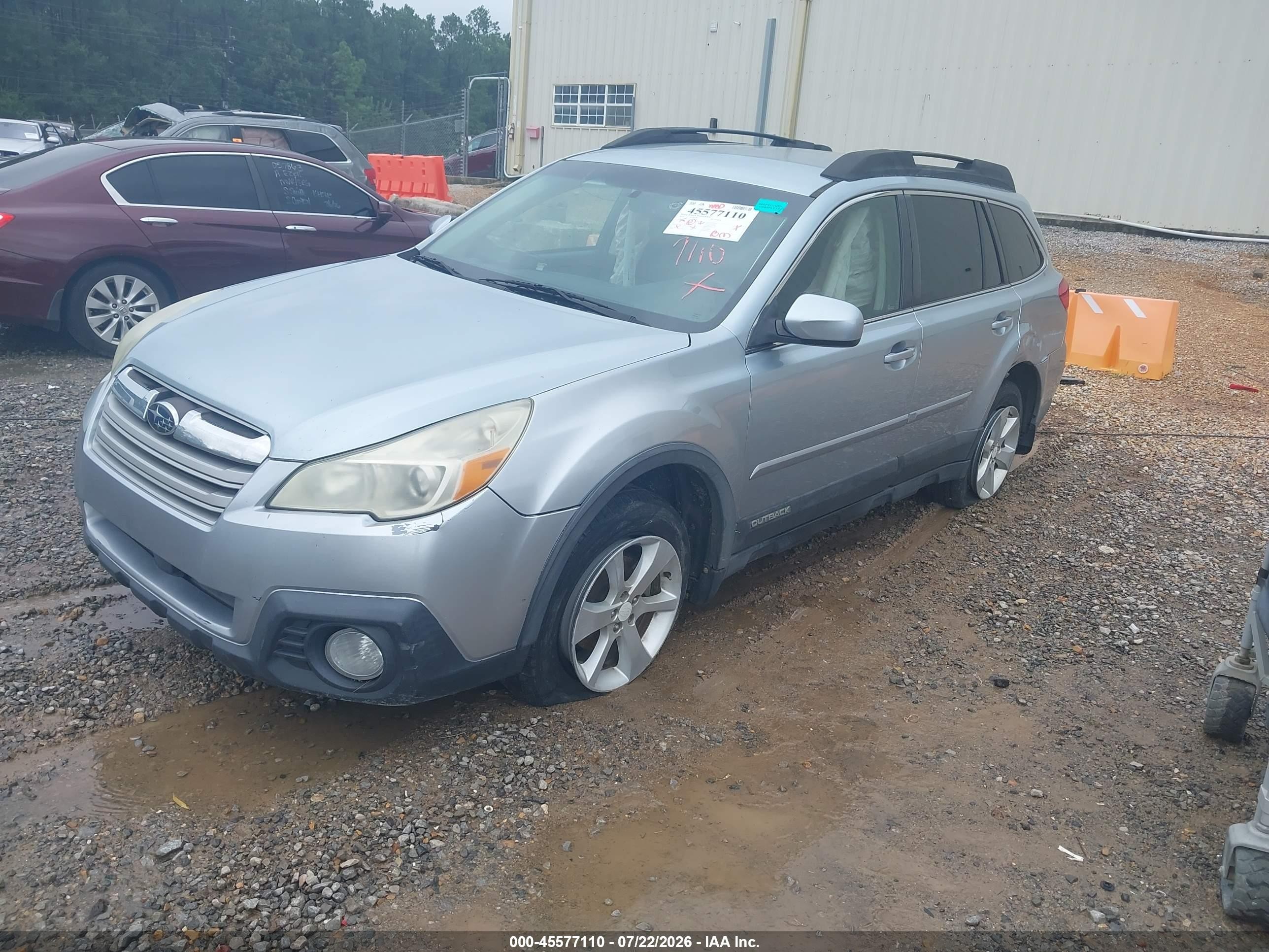 2014 Subaru Outback 2.5i Premium Silver vin: 4S4BRCCC6E3223408