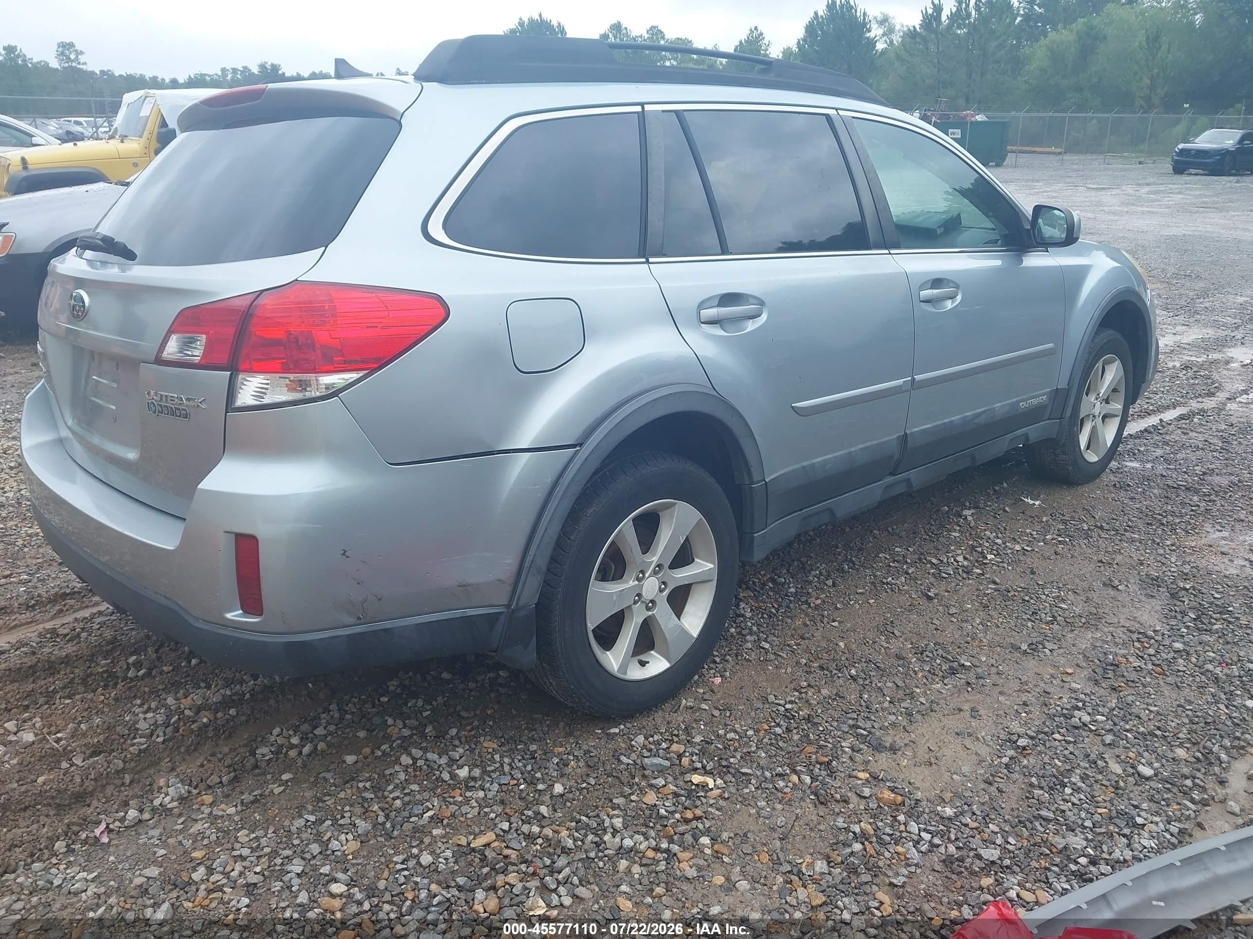 2014 Subaru Outback 2.5i Premium Silver vin: 4S4BRCCC6E3223408