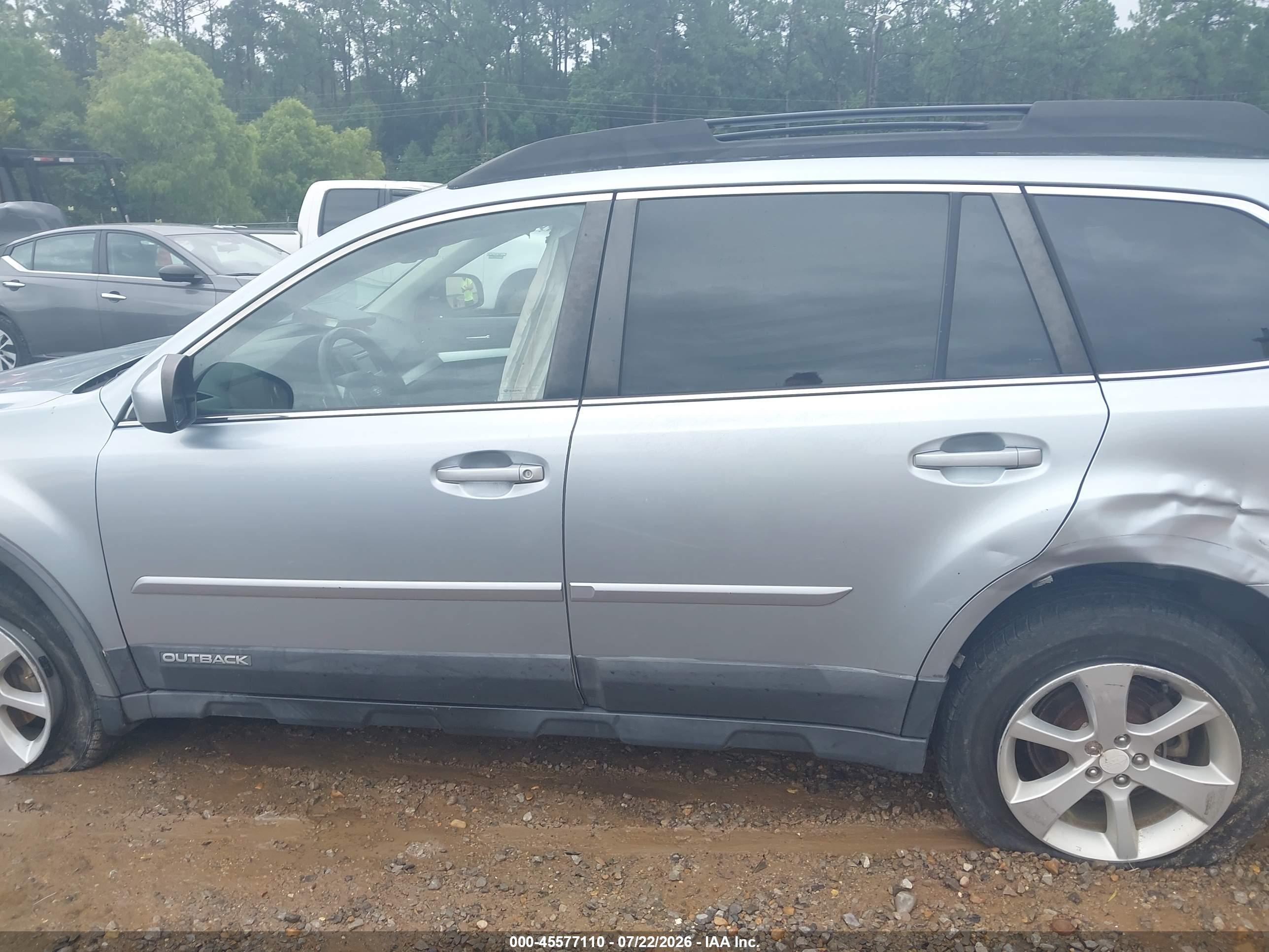 2014 Subaru Outback 2.5i Premium Silver vin: 4S4BRCCC6E3223408