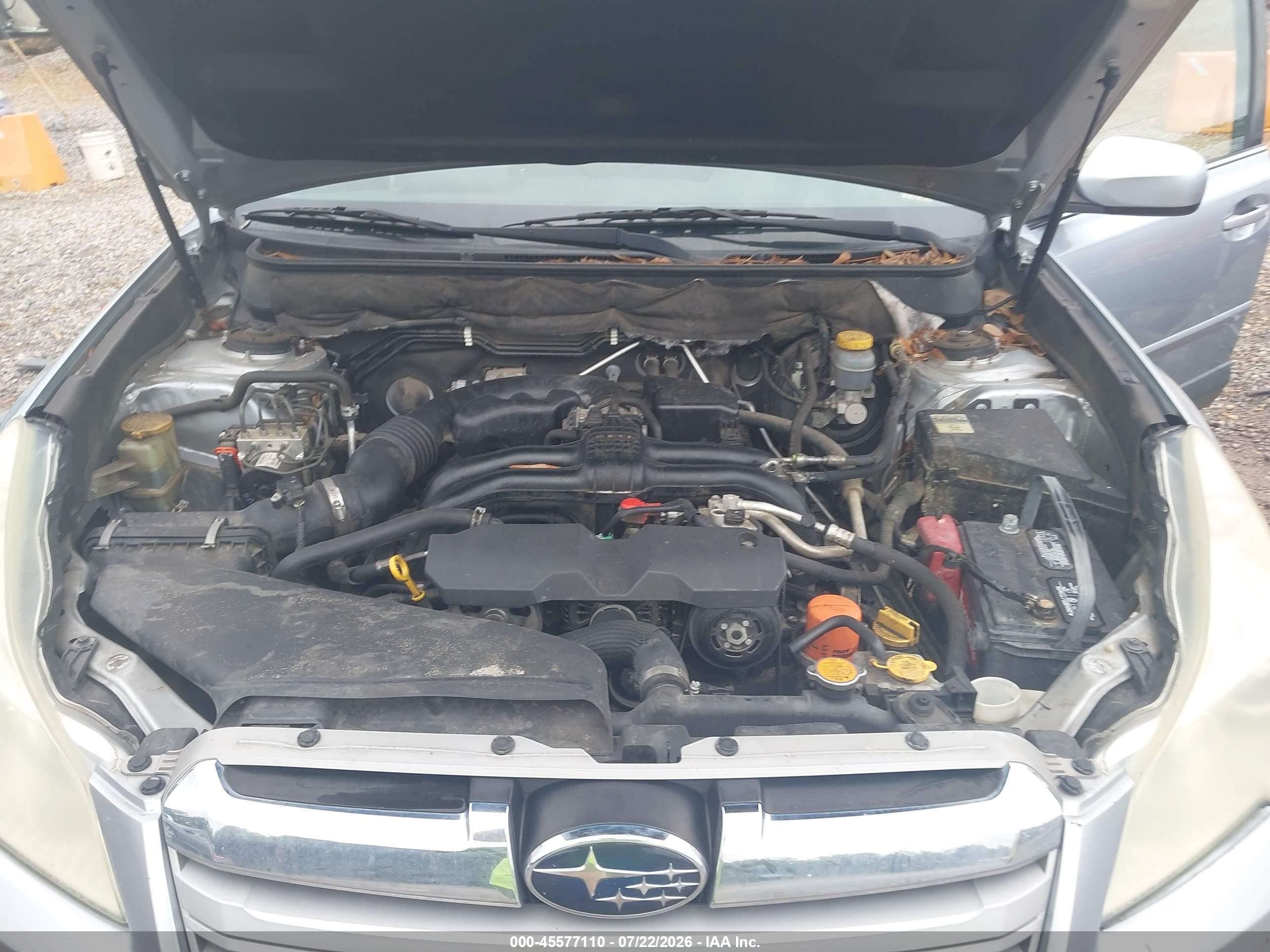 2014 Subaru Outback 2.5i Premium Silver vin: 4S4BRCCC6E3223408