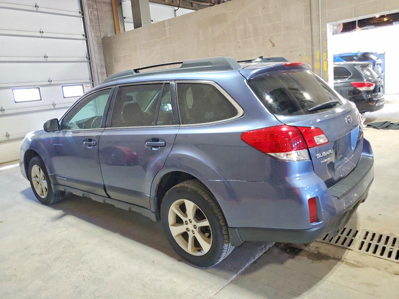 2014 Subaru Outback 2.5i Premium Blue vin: 4S4BRCCC6E3263651