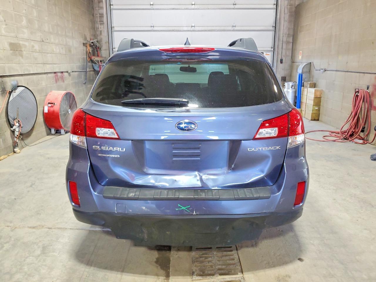2014 Subaru Outback 2.5i Premium Blue vin: 4S4BRCCC6E3263651