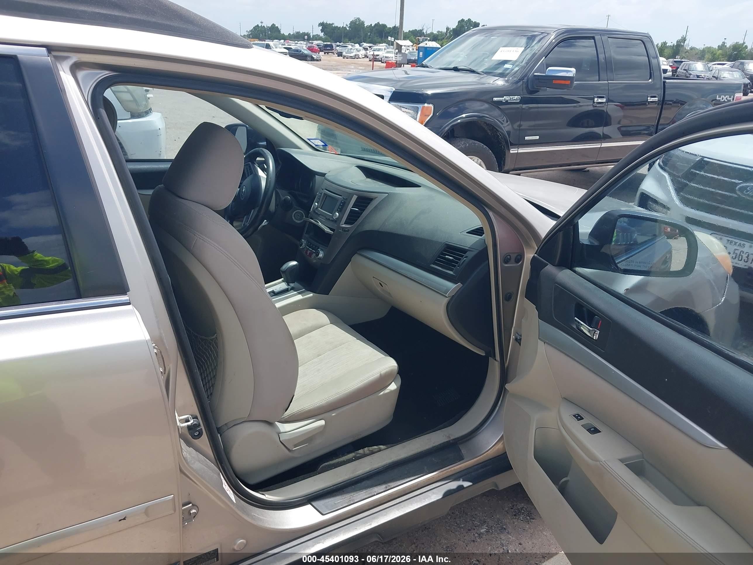 2014 Subaru Outback 2.5i Premium Tan vin: 4S4BRCCC6E3292292