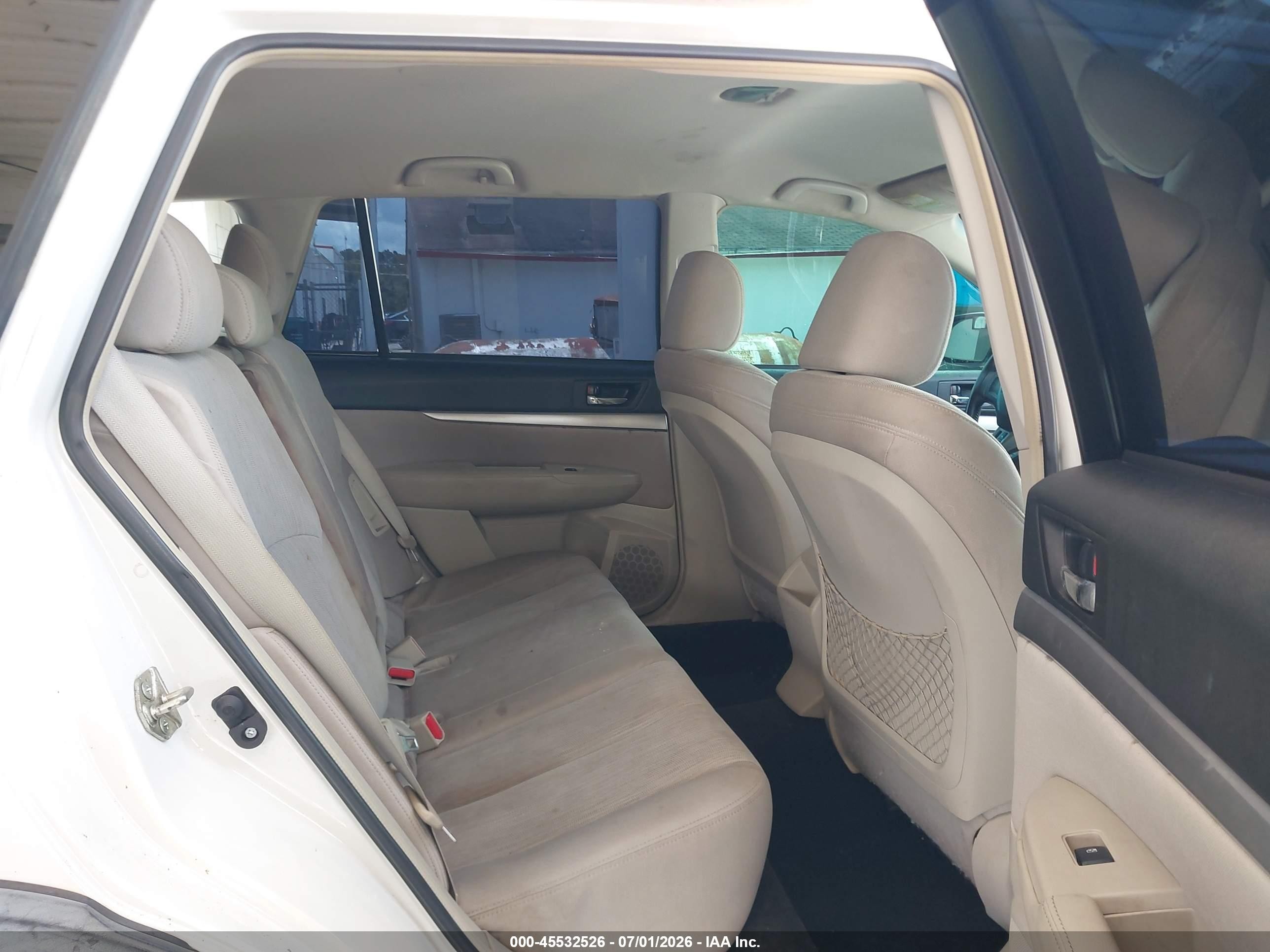 2014 Subaru Outback 2.5i Premium White vin: 4S4BRCCC6E3311410